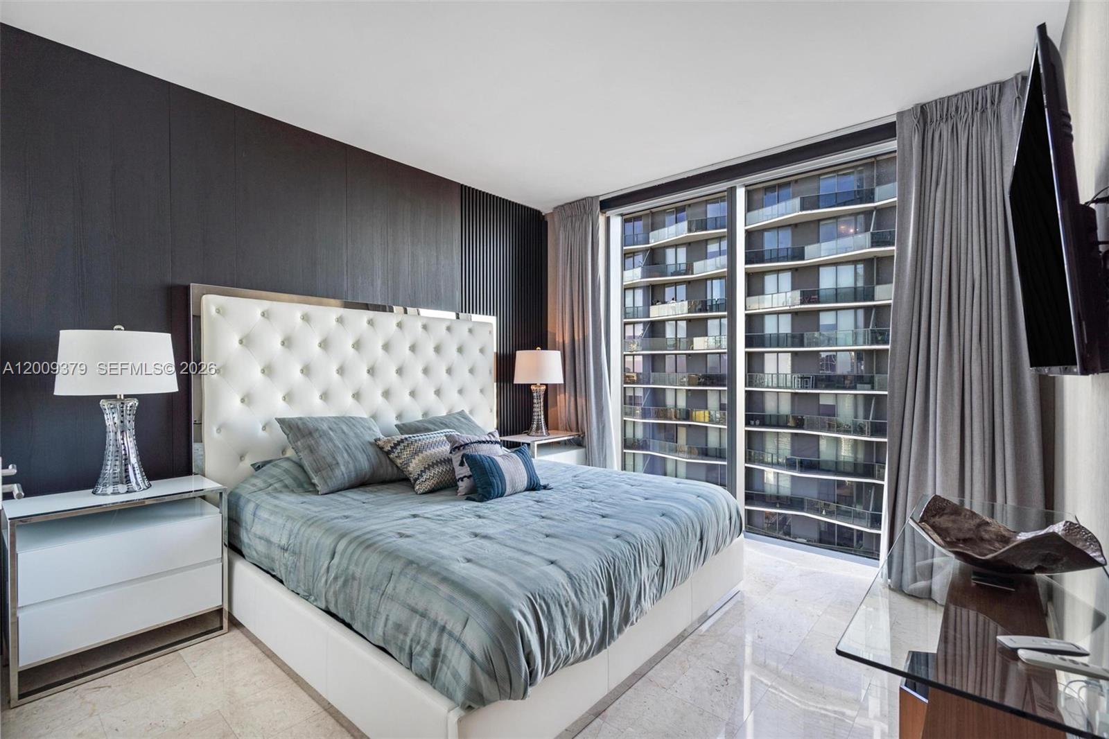 88 SW 7th St #3801 Miami, FL 33130