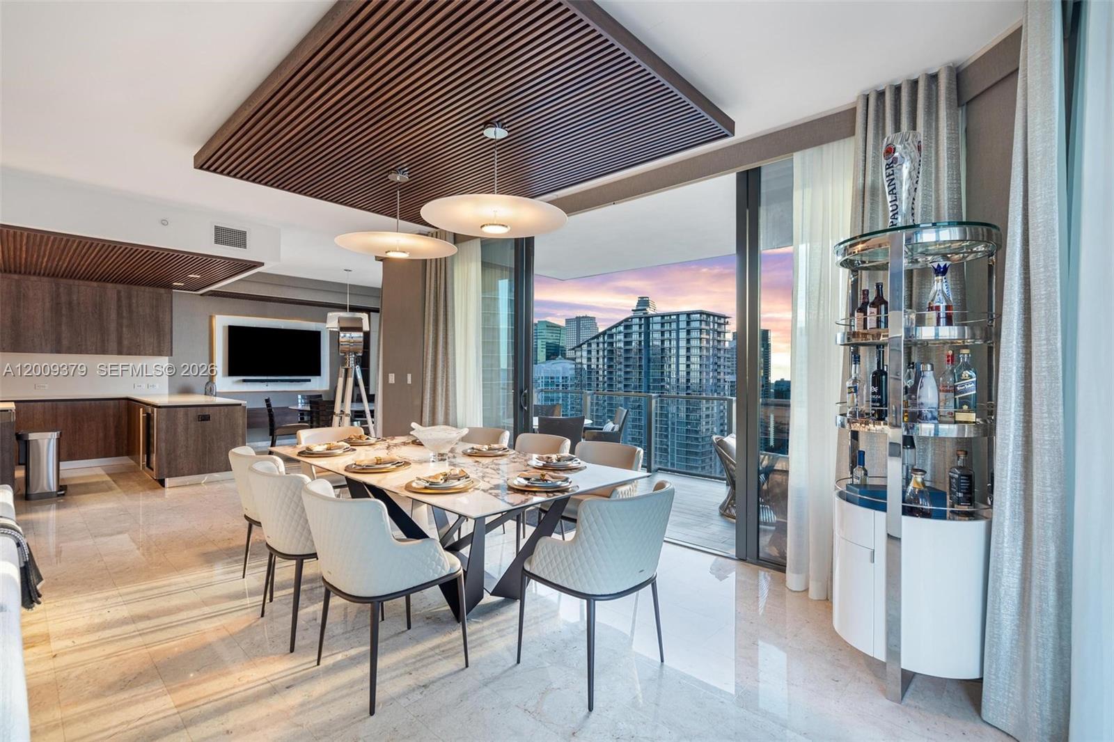 88 SW 7th St #3801 Miami, FL 33130