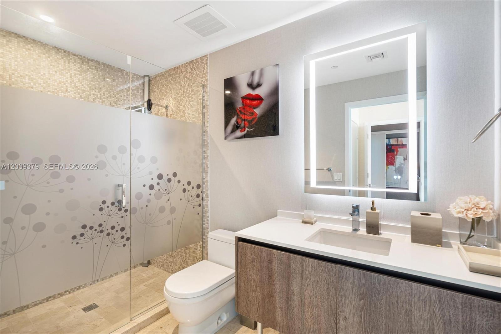 88 SW 7th St #3801 Miami, FL 33130