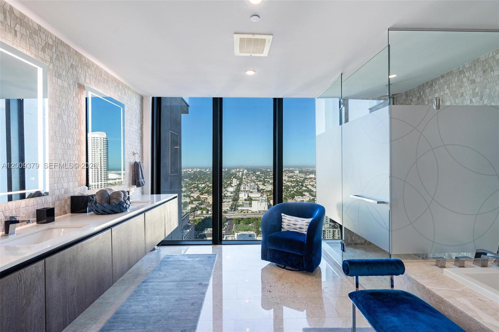 88 SW 7th St #3801 Miami, FL 33130