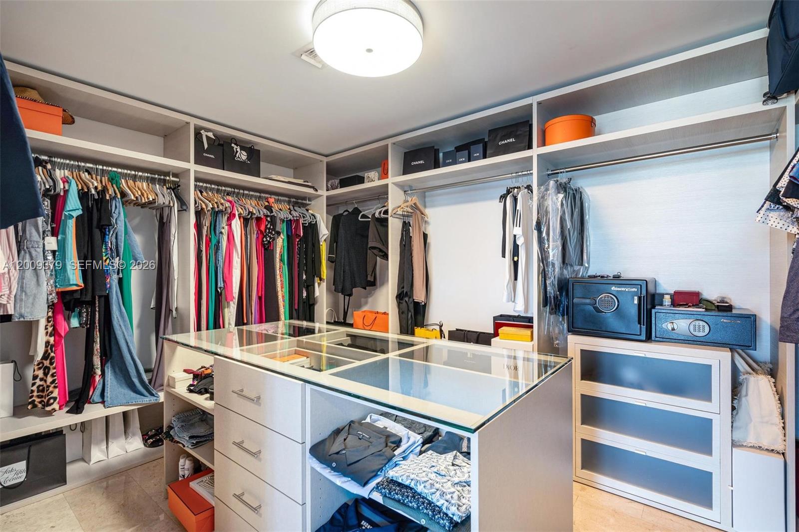 88 SW 7th St #3801 Miami, FL 33130