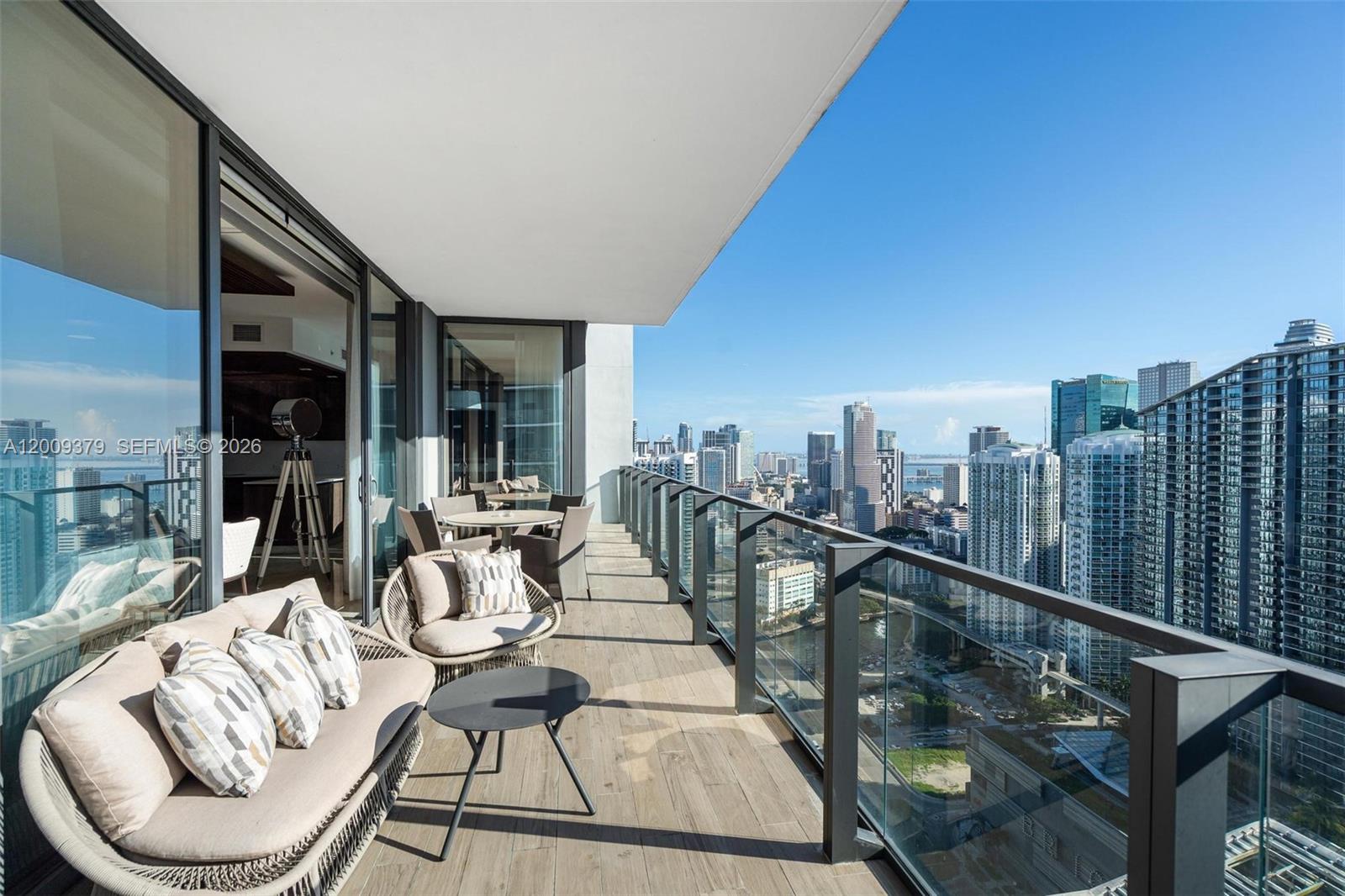 88 SW 7th St #3801 Miami, FL 33130