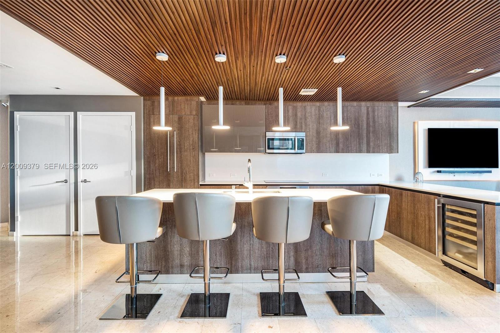 88 SW 7th St #3801 Miami, FL 33130