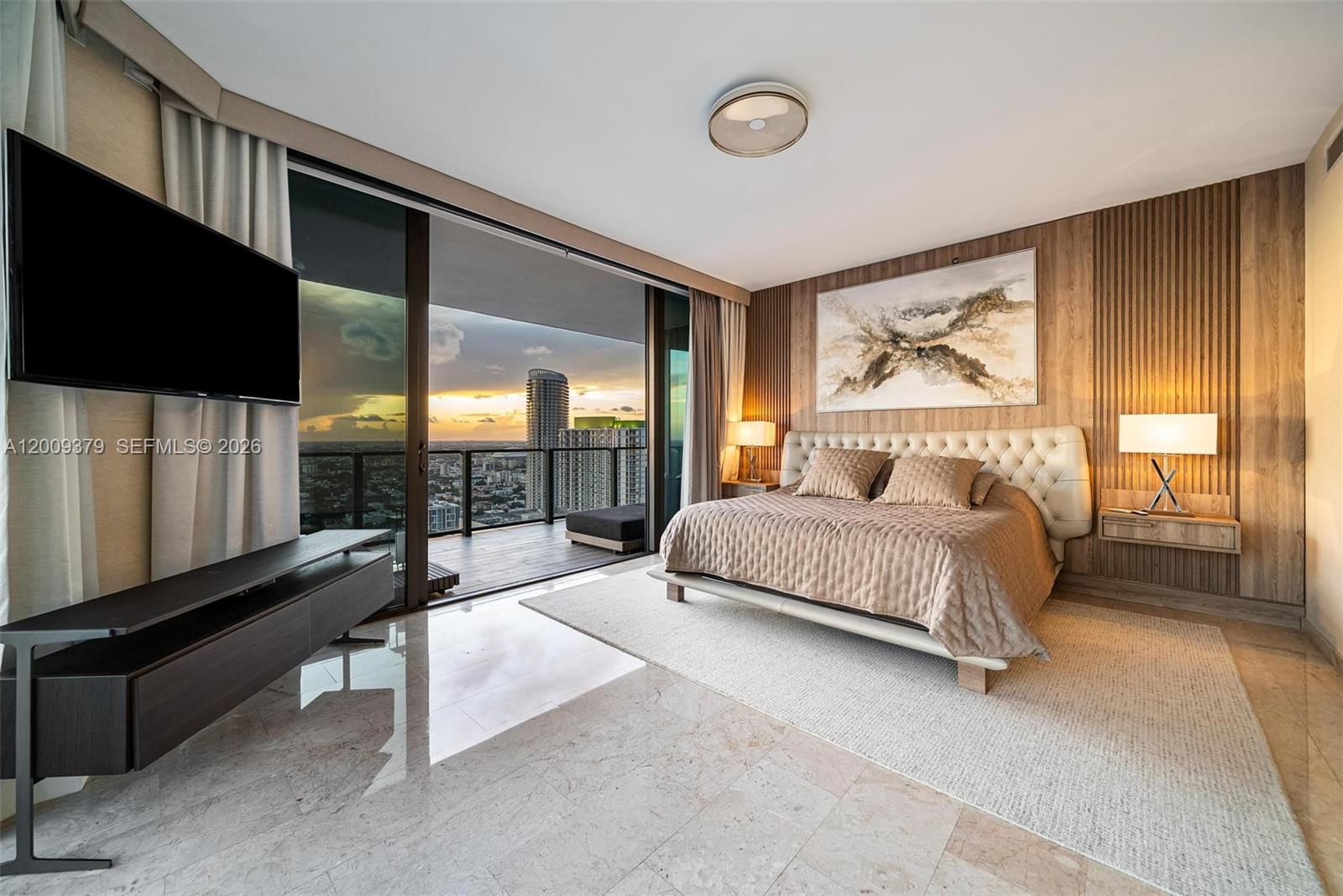 88 SW 7th St #3801 Miami, FL 33130