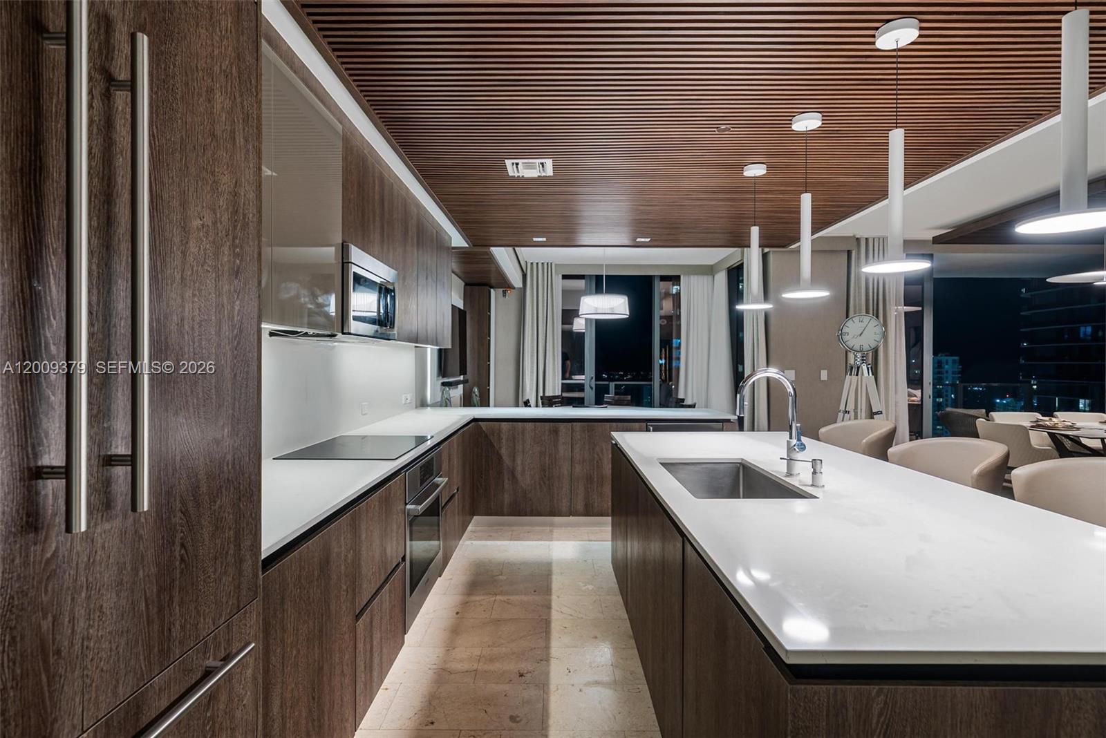 88 SW 7th St #3801 Miami, FL 33130