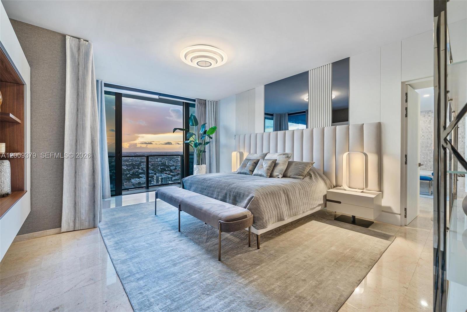 88 SW 7th St #3801 Miami, FL 33130