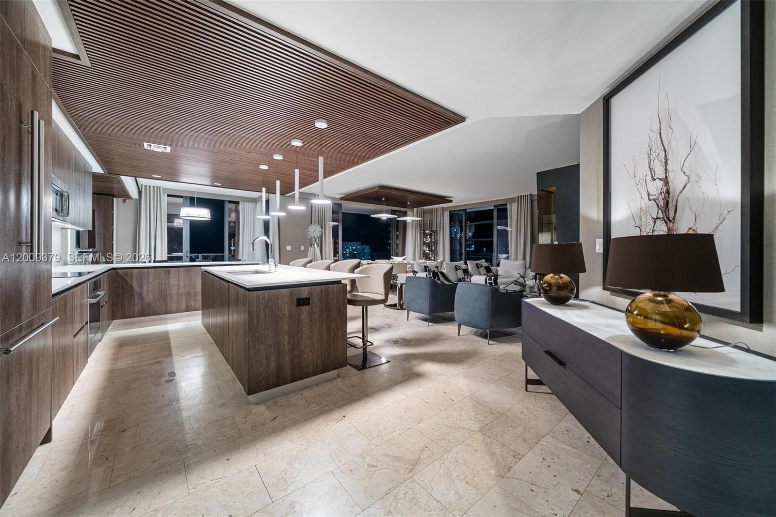 88 SW 7th St #3801 Miami, FL 33130