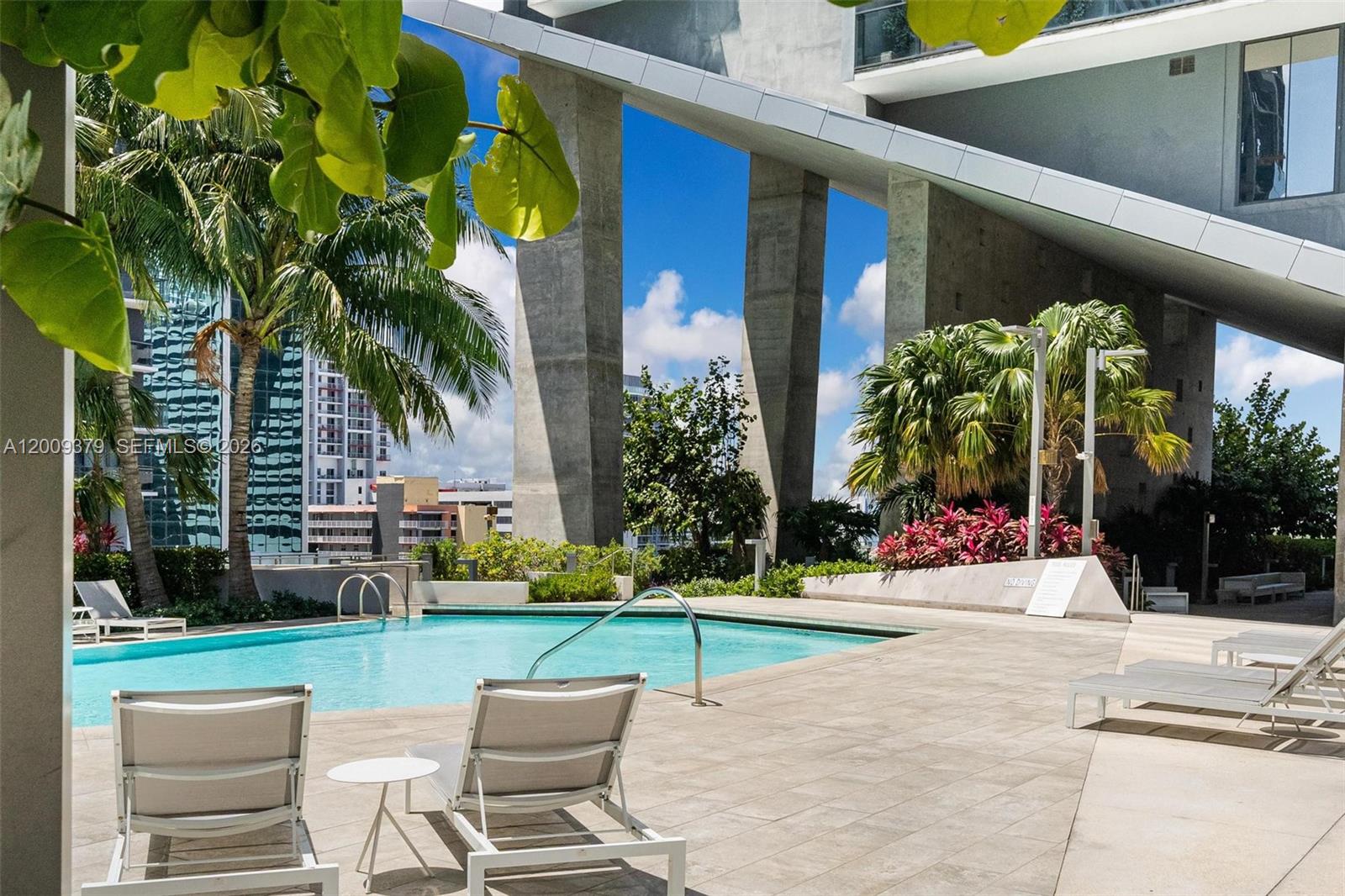 88 SW 7th St #3801 Miami, FL 33130