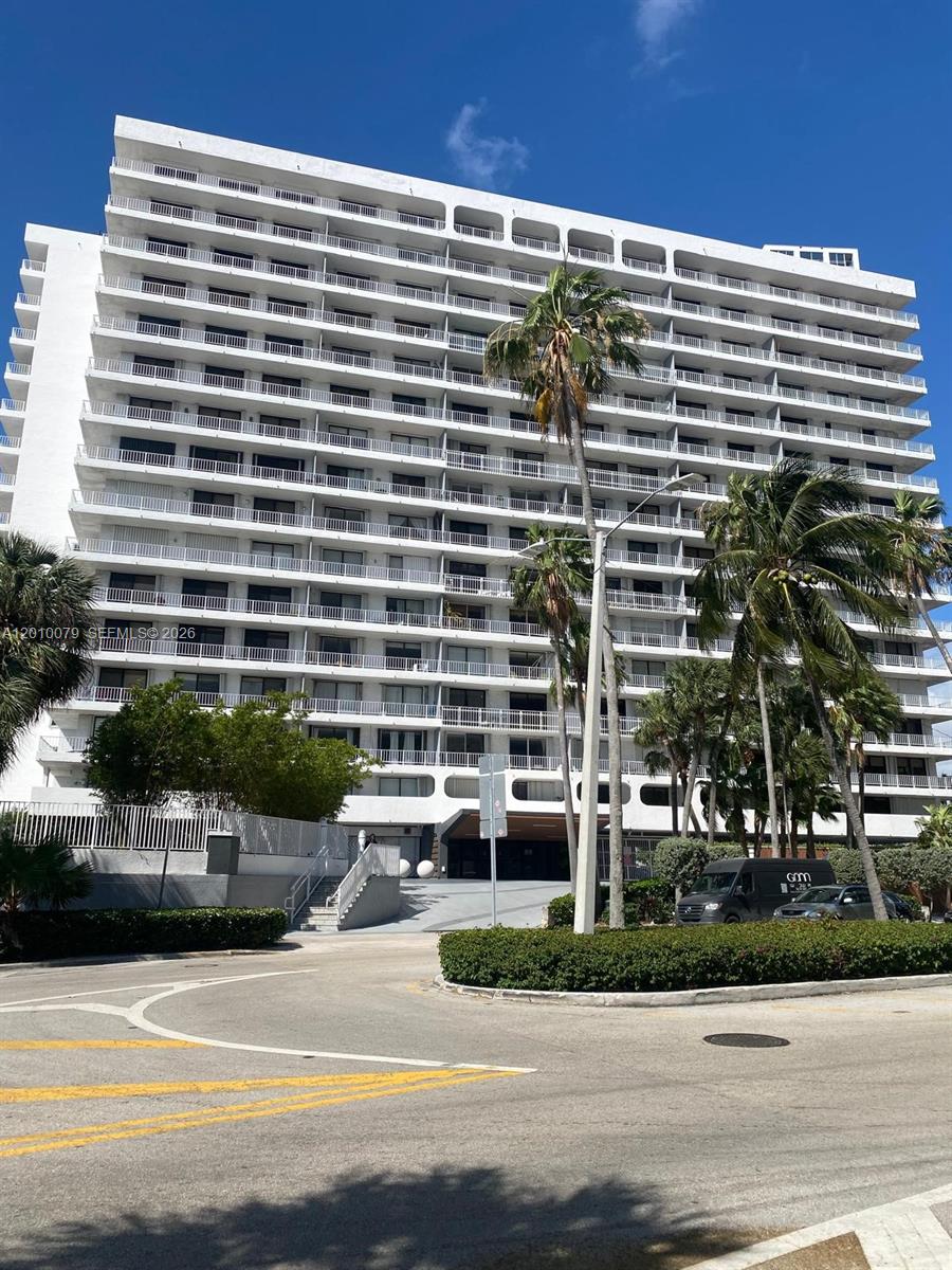 image Brickell Harbour0