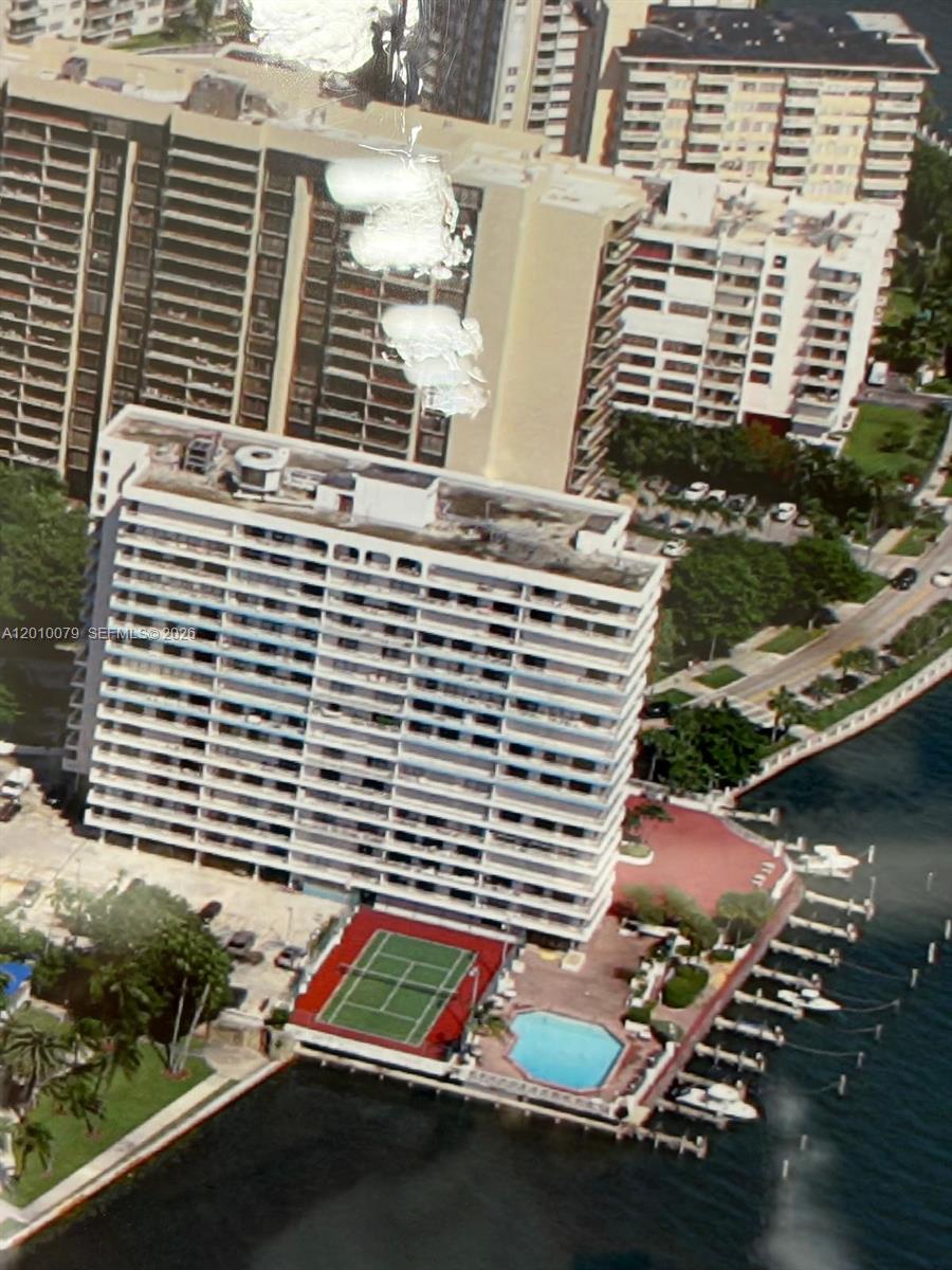 image Brickell Harbour38