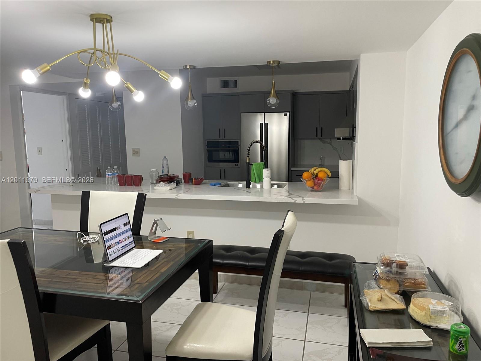 1621 Collins Ave #707