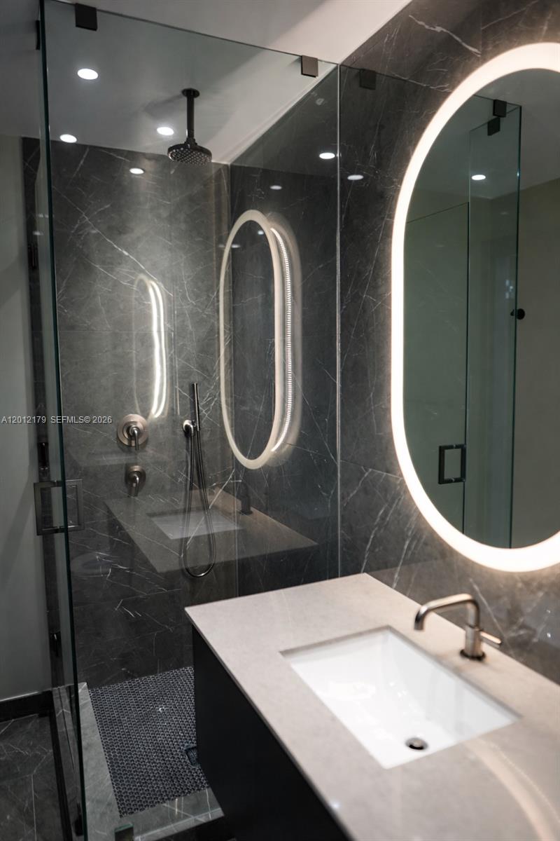 20 NE 11st Th St #3403A Miami, FL 33132
