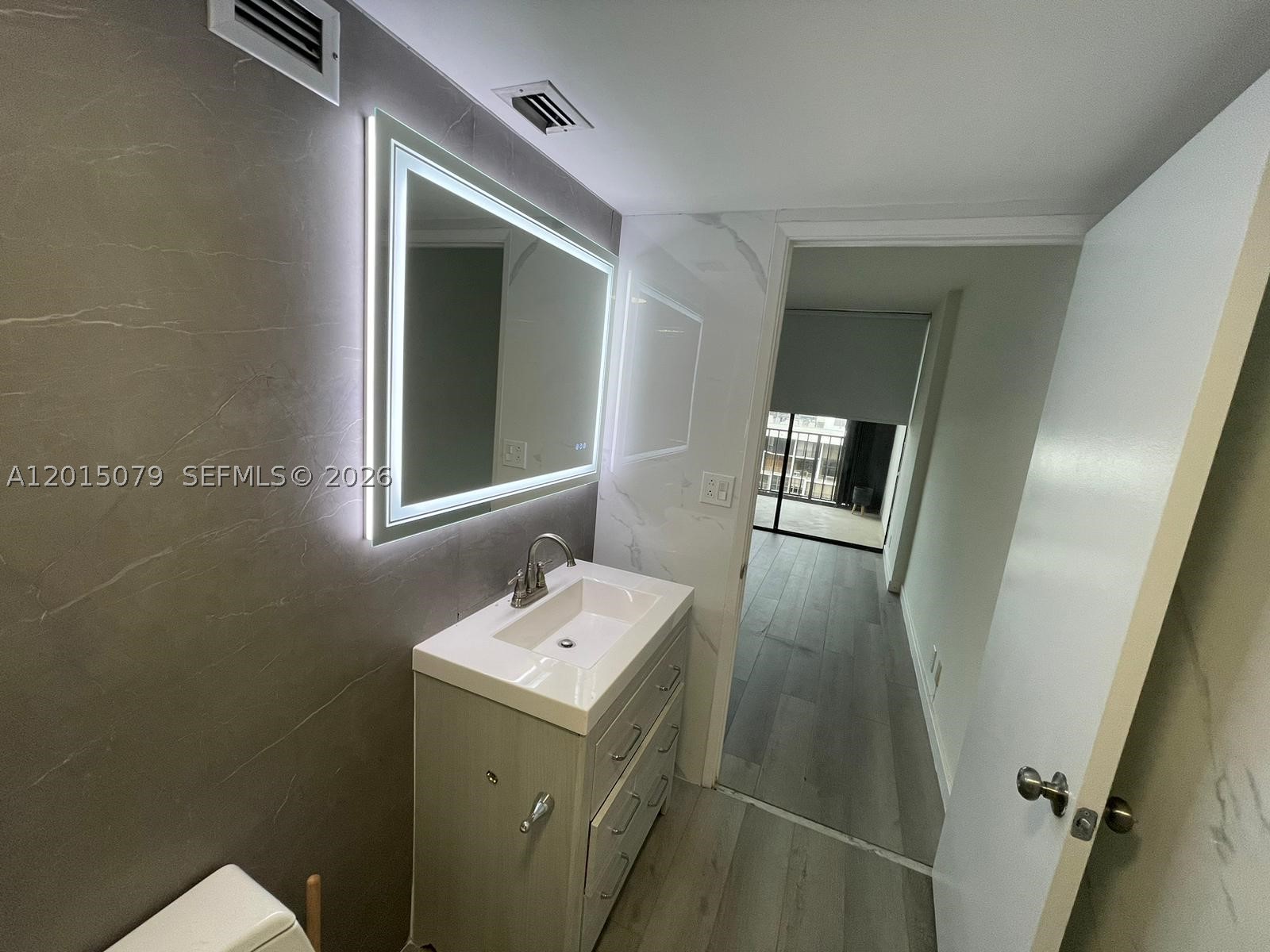 image Brickell Place II9