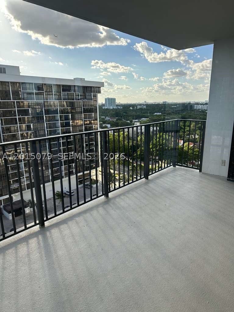 image Brickell Place II14