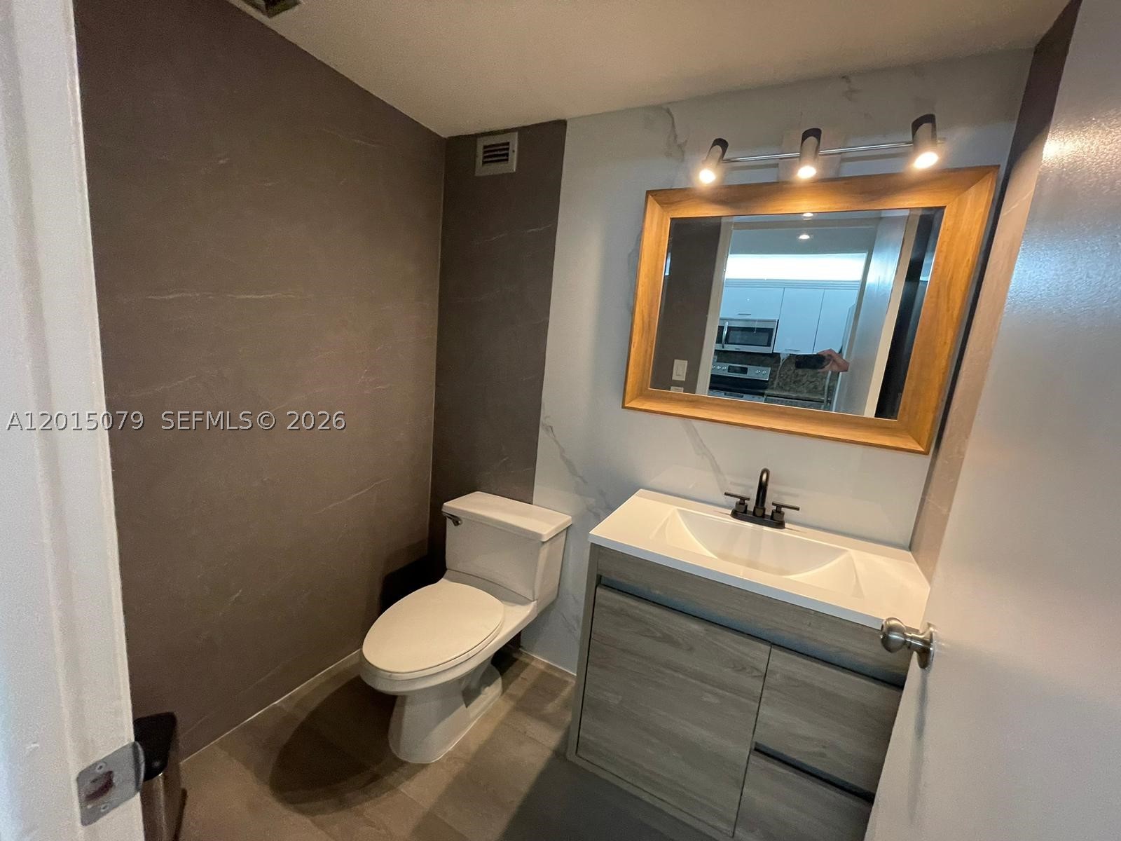 image Brickell Place II4