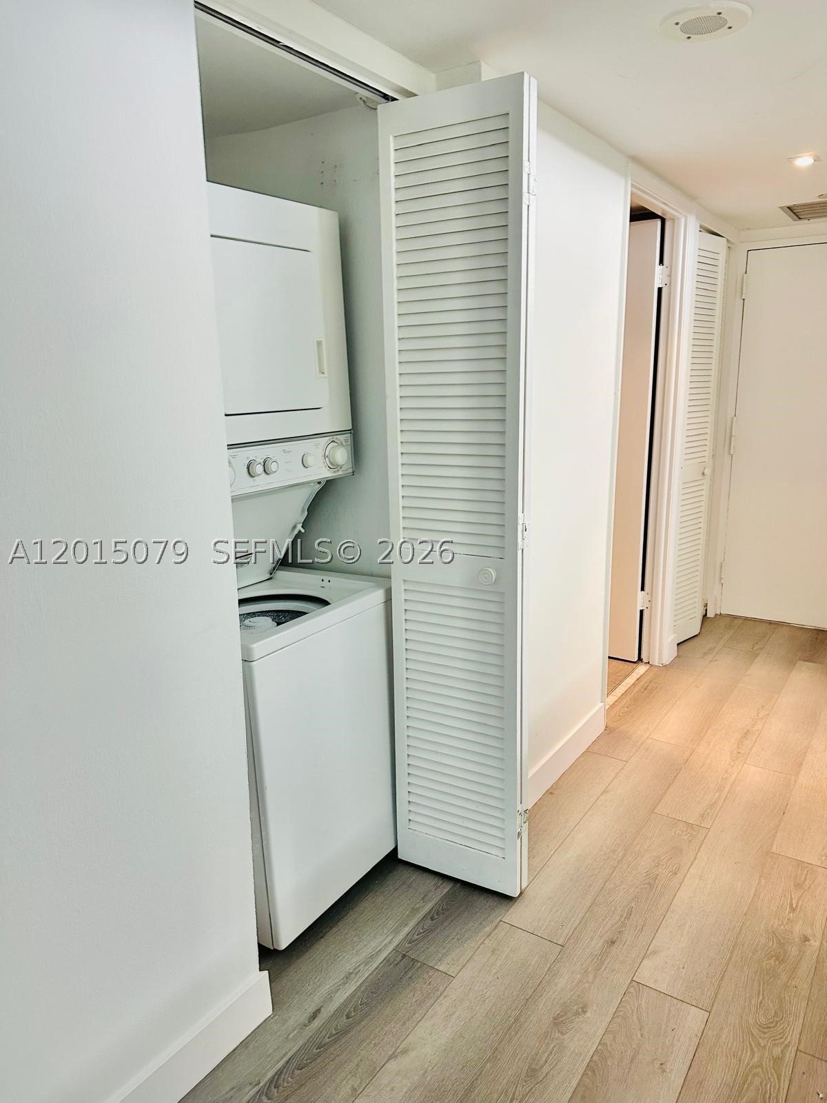image Brickell Place II7