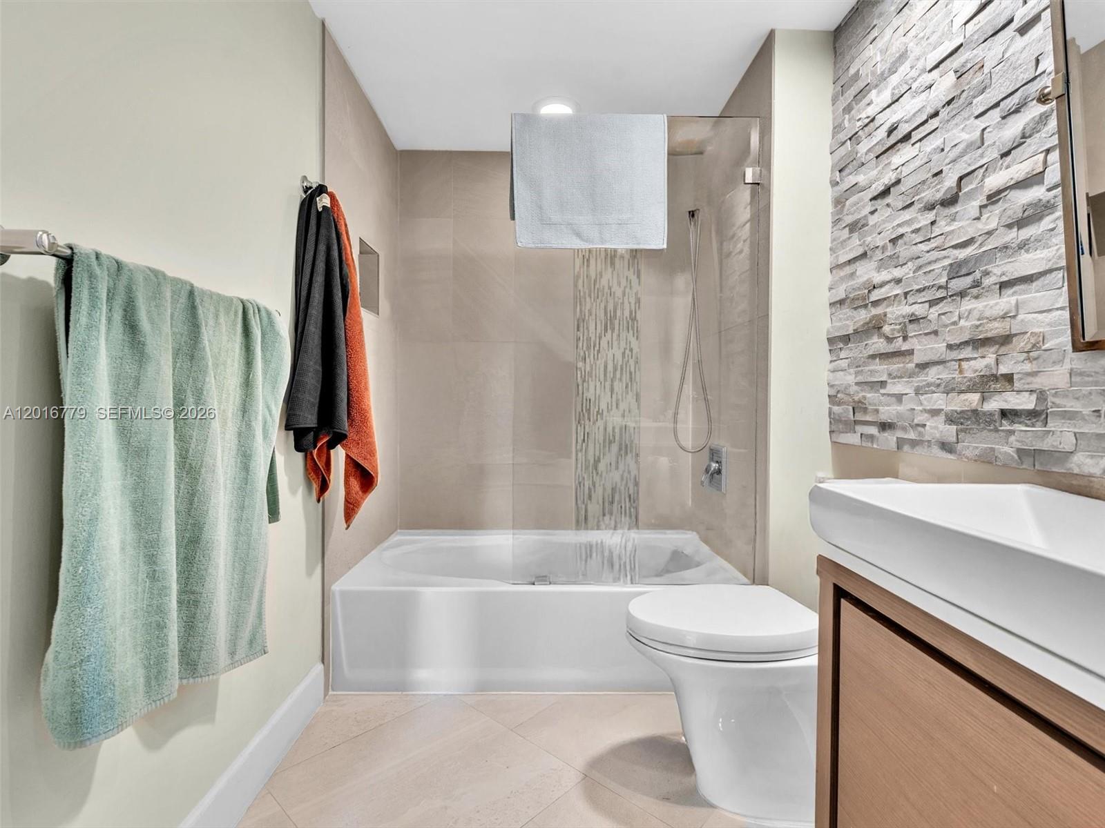 image Cite on the Bay East20