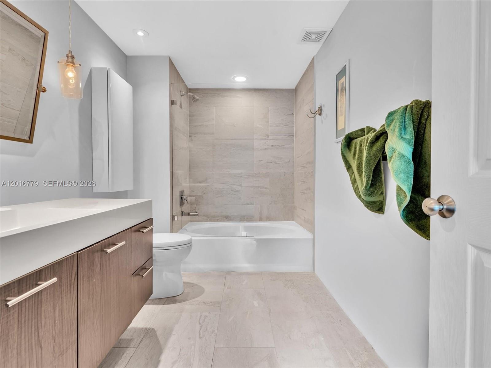 image Cite on the Bay East23
