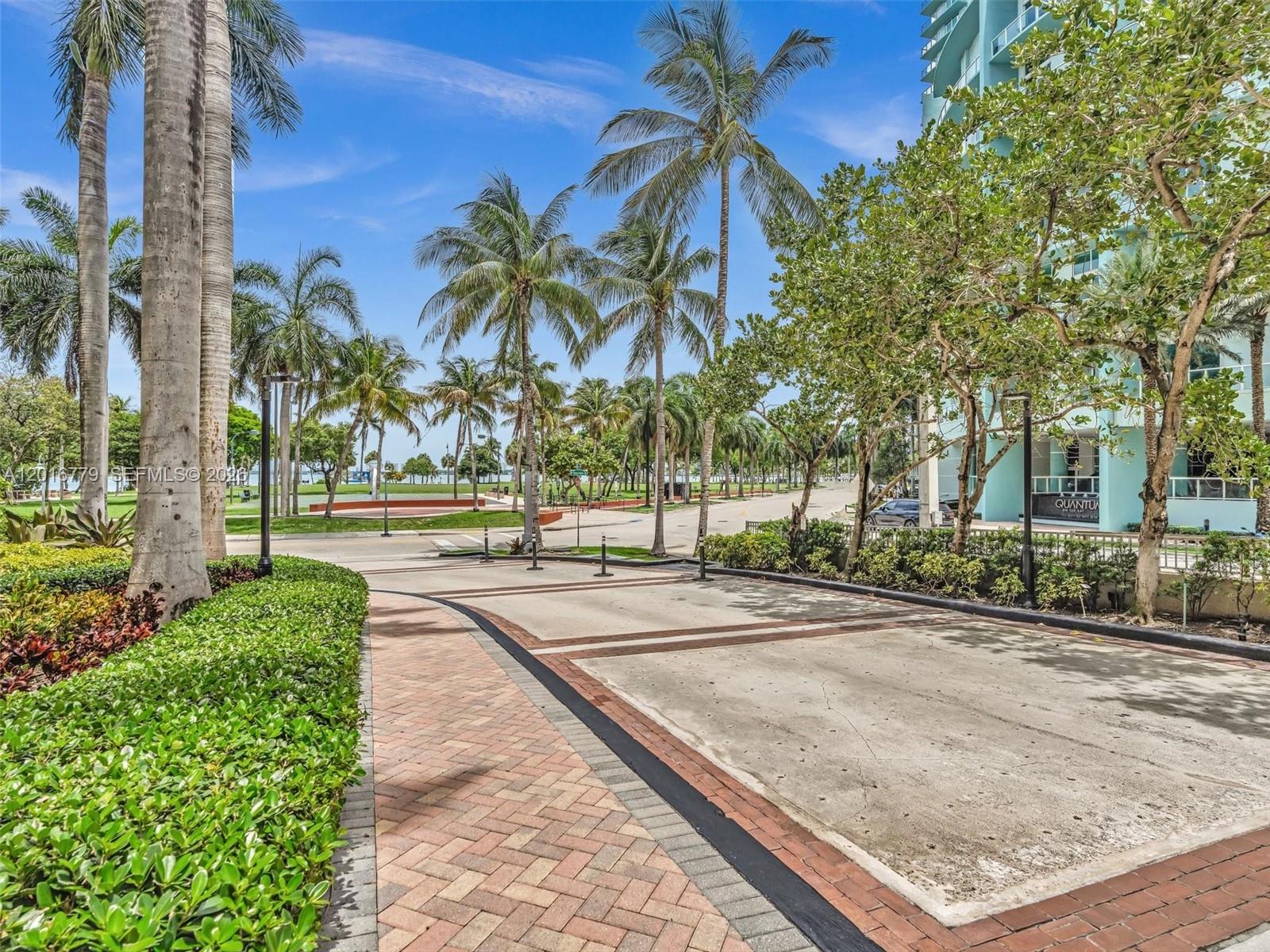 image Cite on the Bay East32