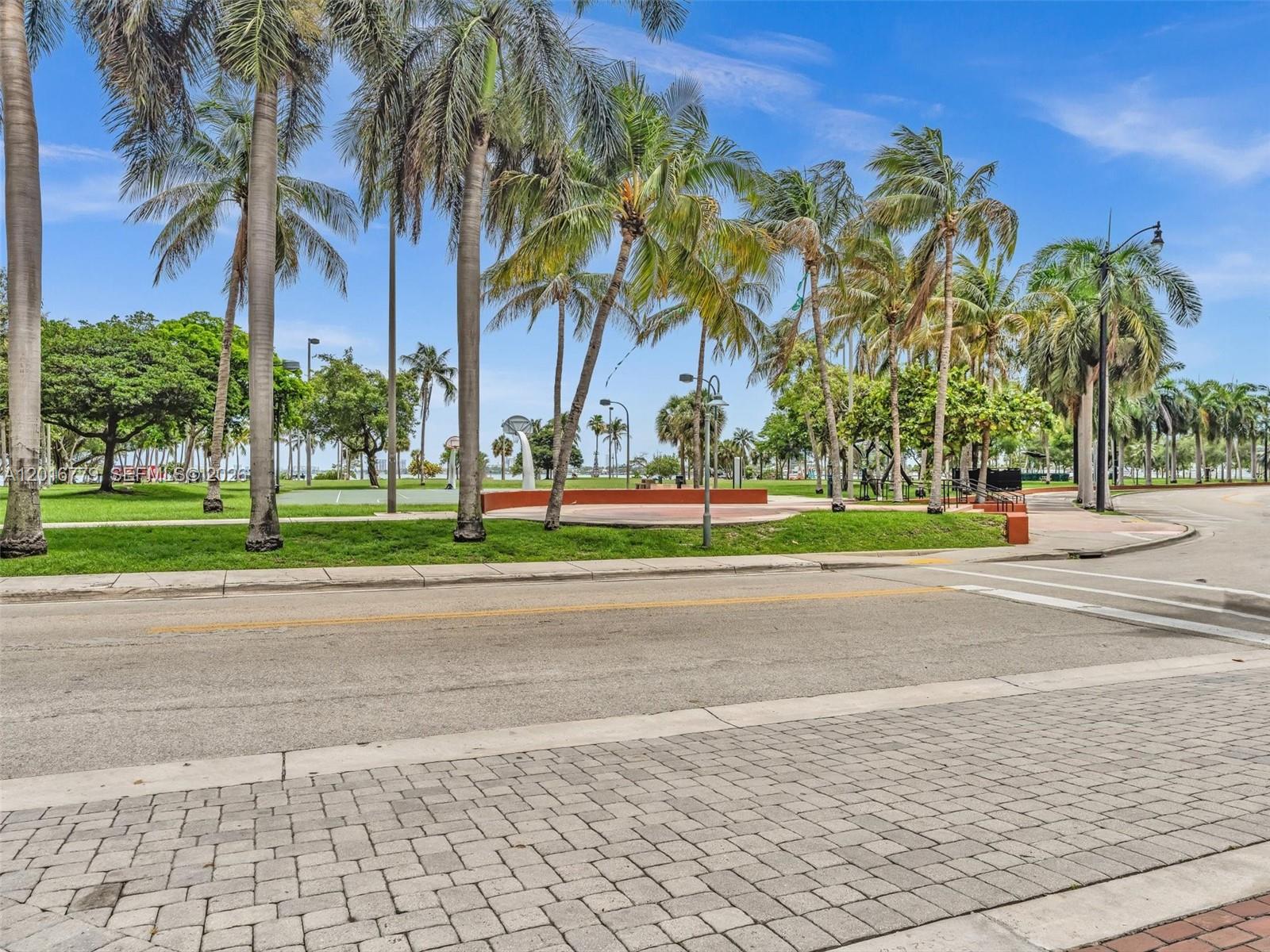 image Cite on the Bay East33