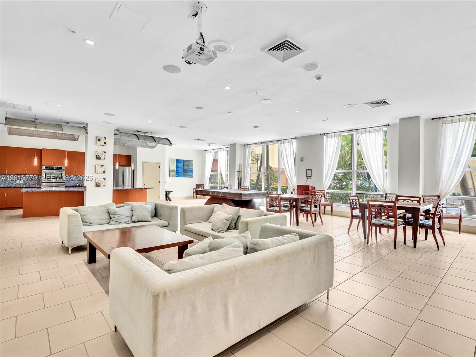 image Cite on the Bay East39