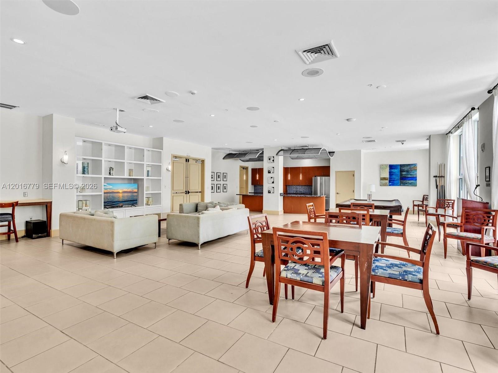 image Cite on the Bay East40