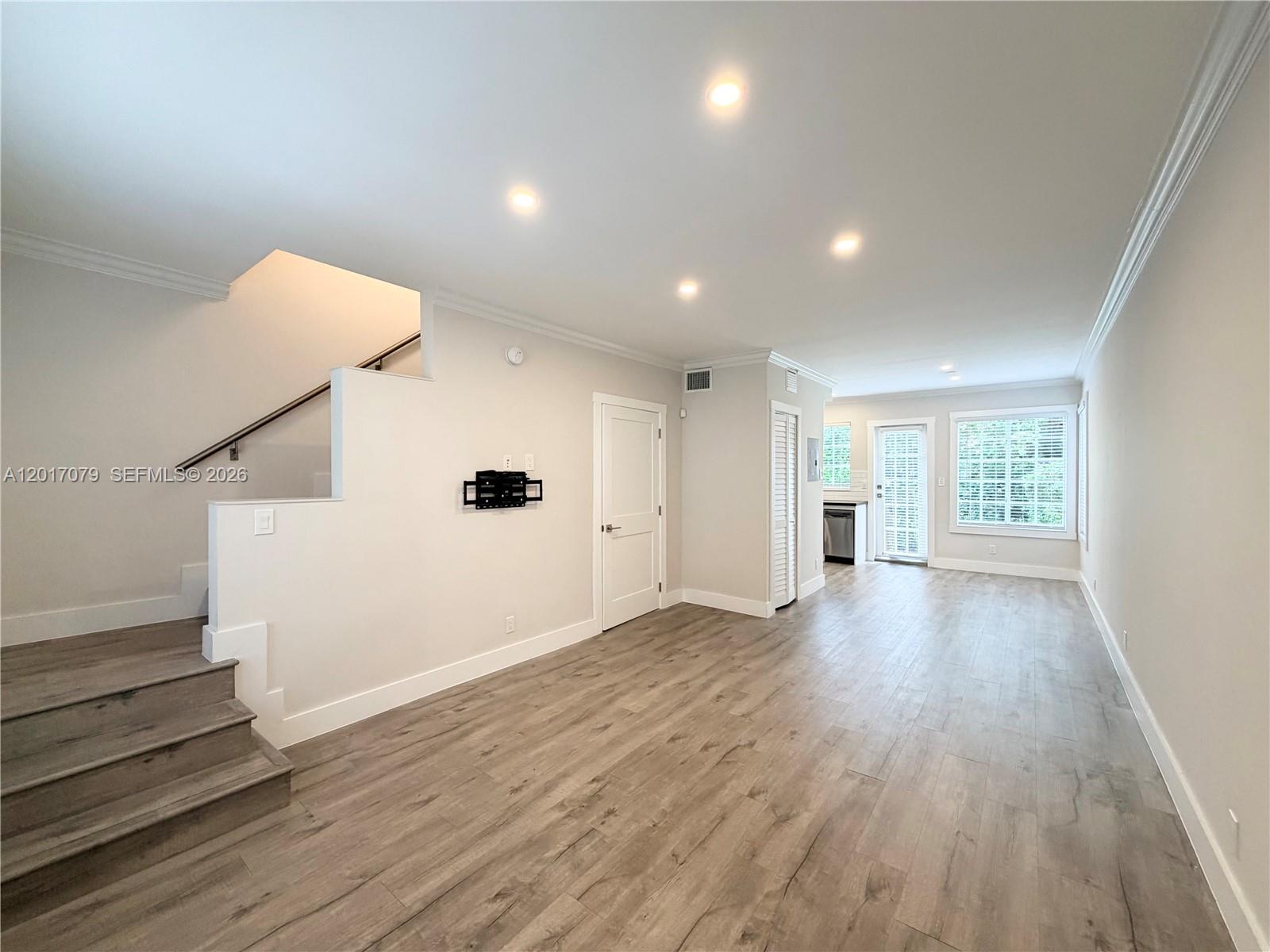 21 Madeira Ave #17