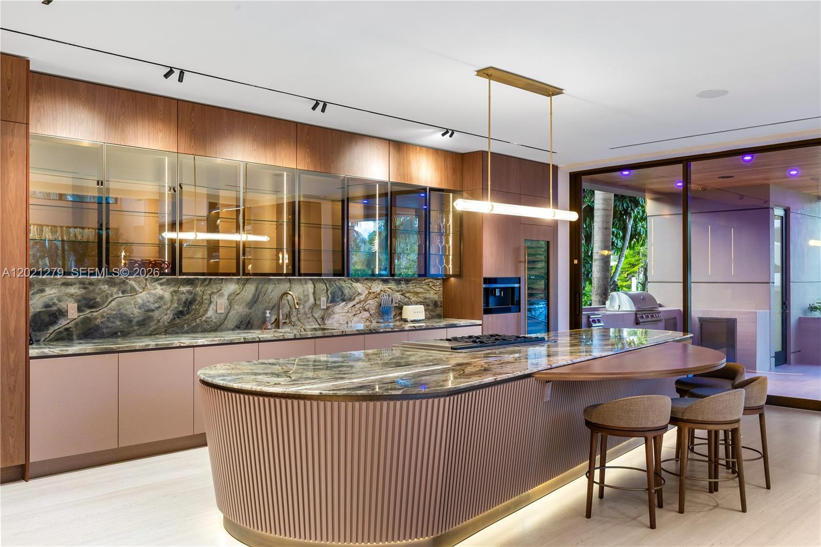 905 Belle Meade Is Dr Miami, FL 33138