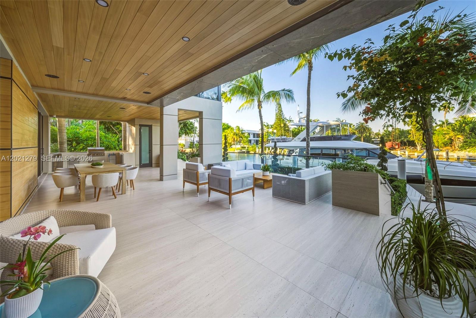 905 Belle Meade Is Dr Miami, FL 33138