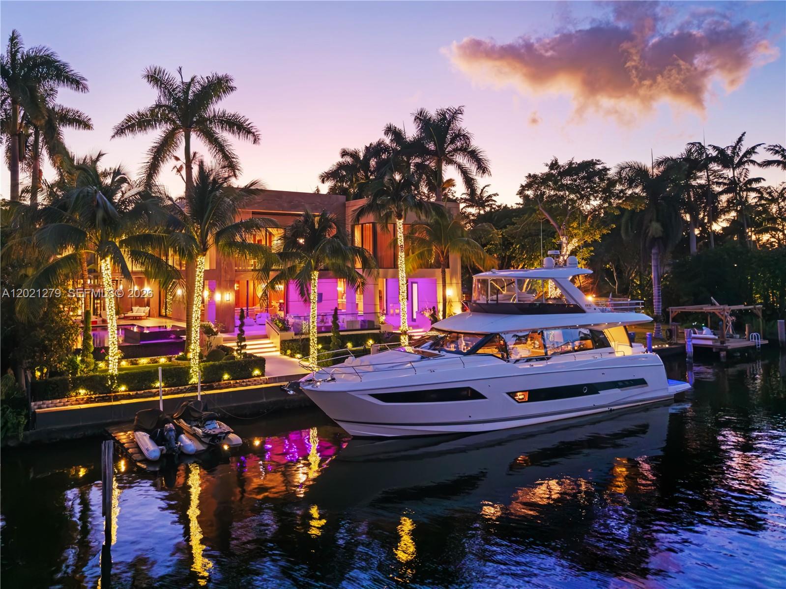 905 Belle Meade Is Dr Miami, FL 33138