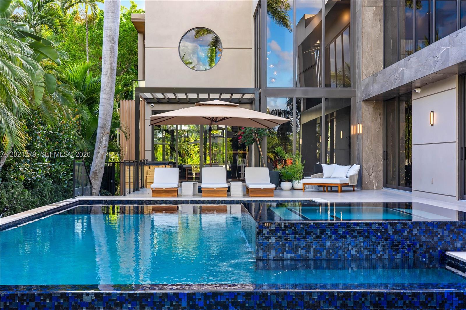 905 Belle Meade Is Dr Miami, FL 33138