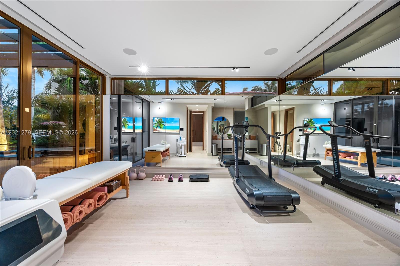 905 Belle Meade Is Dr Miami, FL 33138