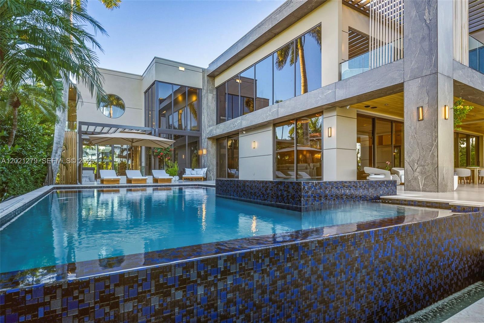 905 Belle Meade Is Dr Miami, FL 33138