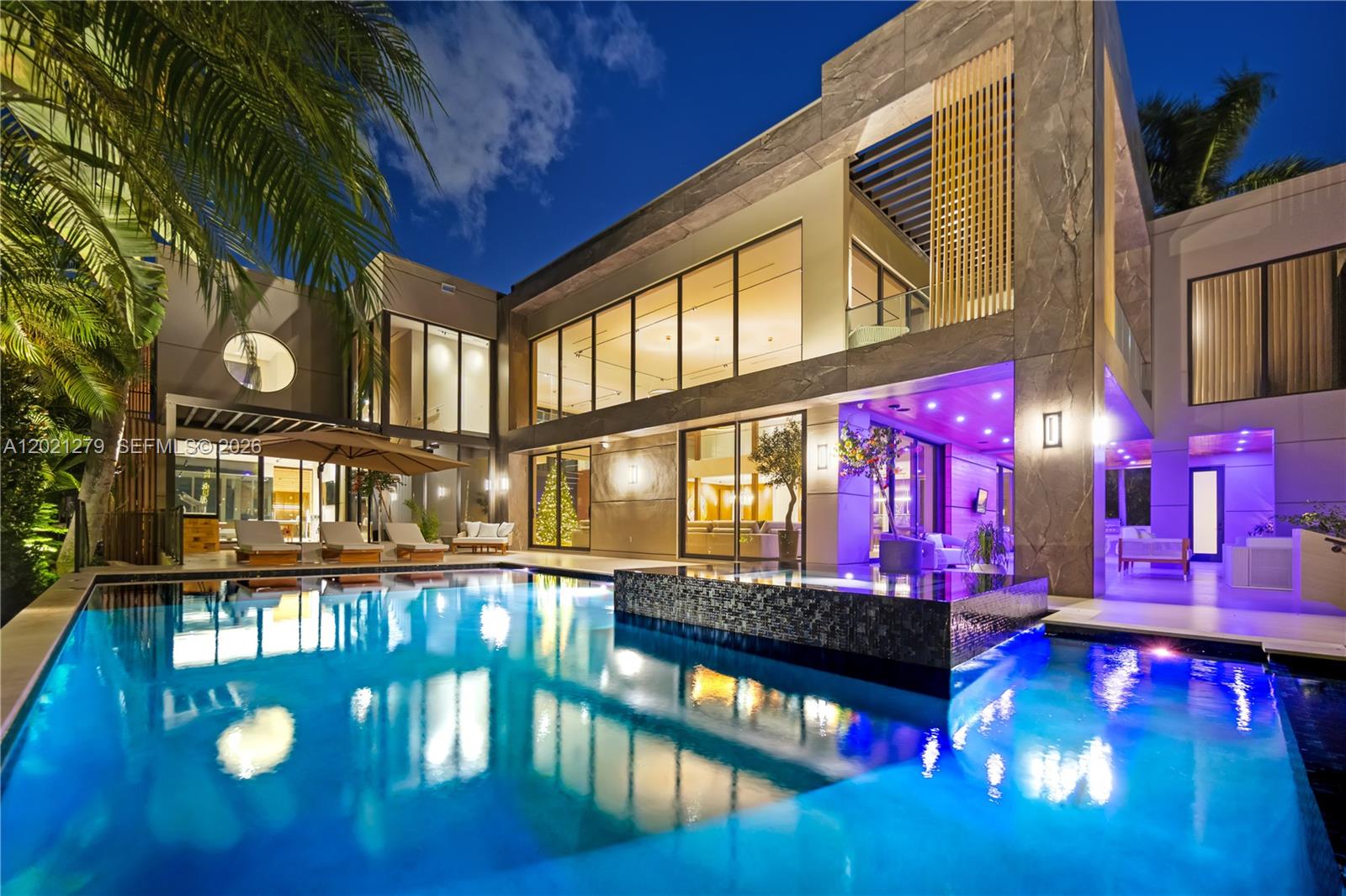 905 Belle Meade Is Dr Miami, FL 33138