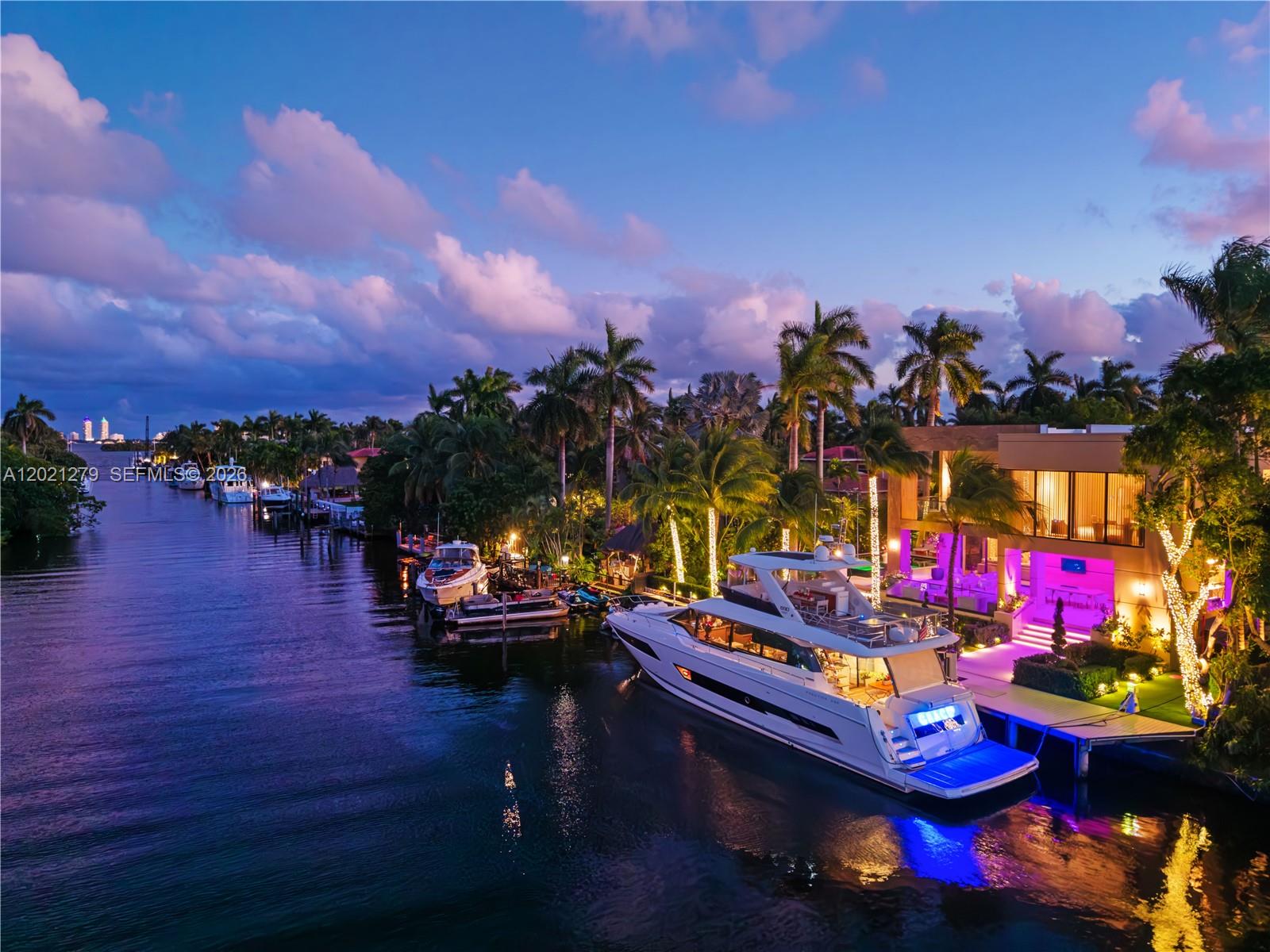 905 Belle Meade Is Dr Miami, FL 33138