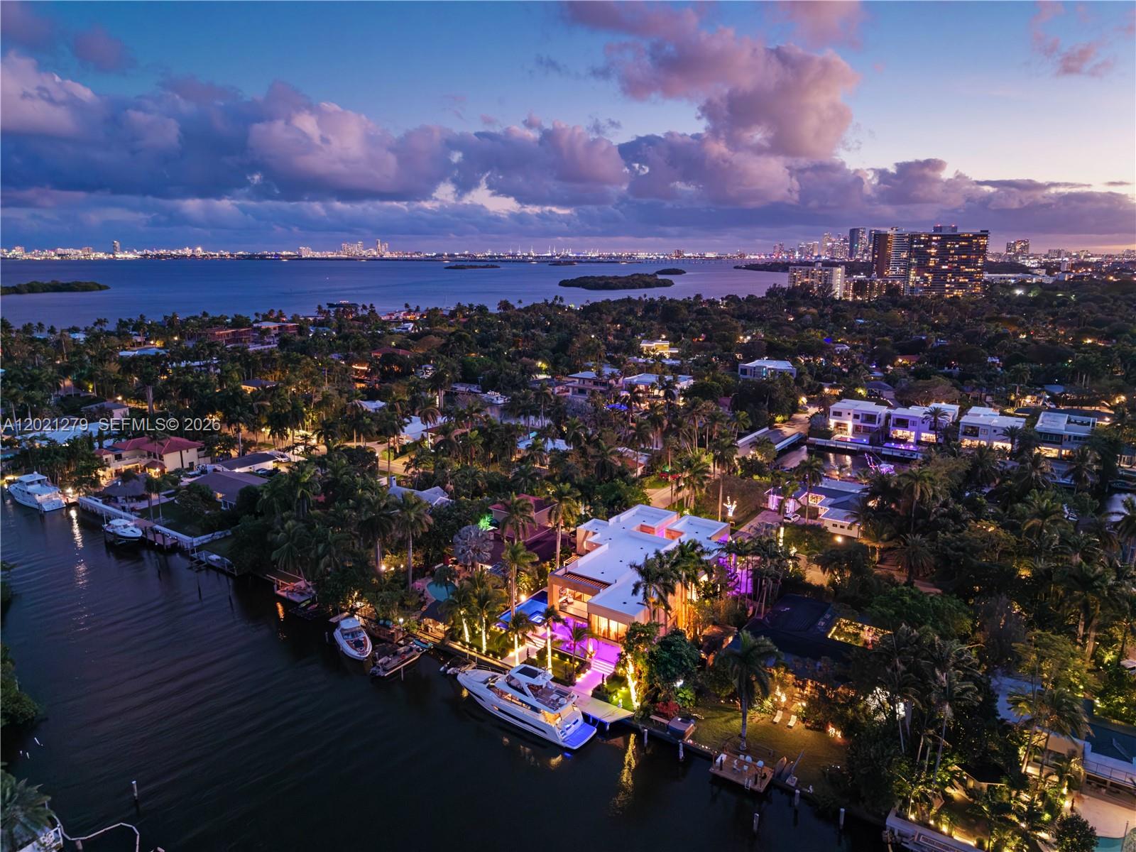 905 Belle Meade Is Dr Miami, FL 33138