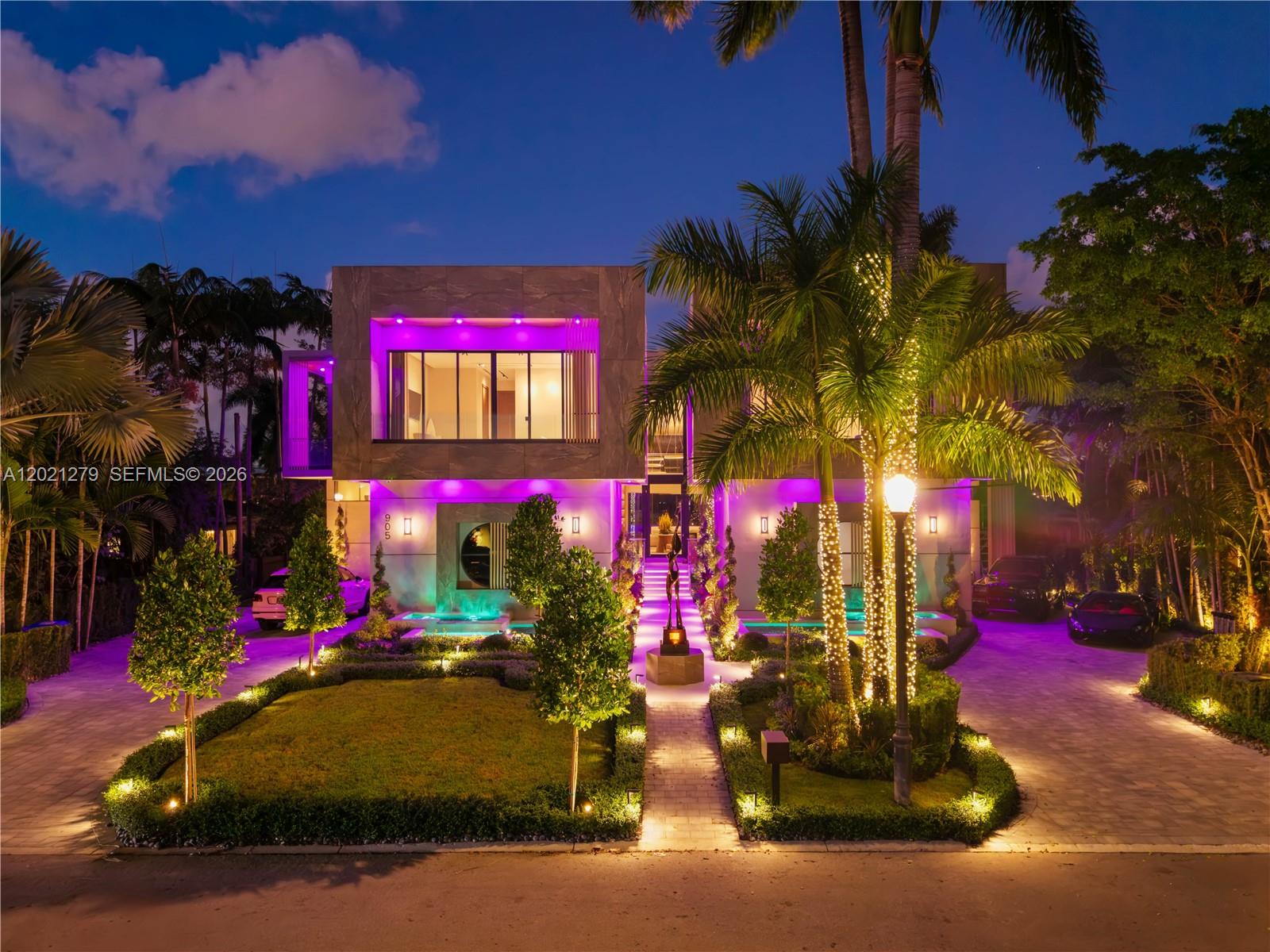 905 Belle Meade Is Dr Miami, FL 33138