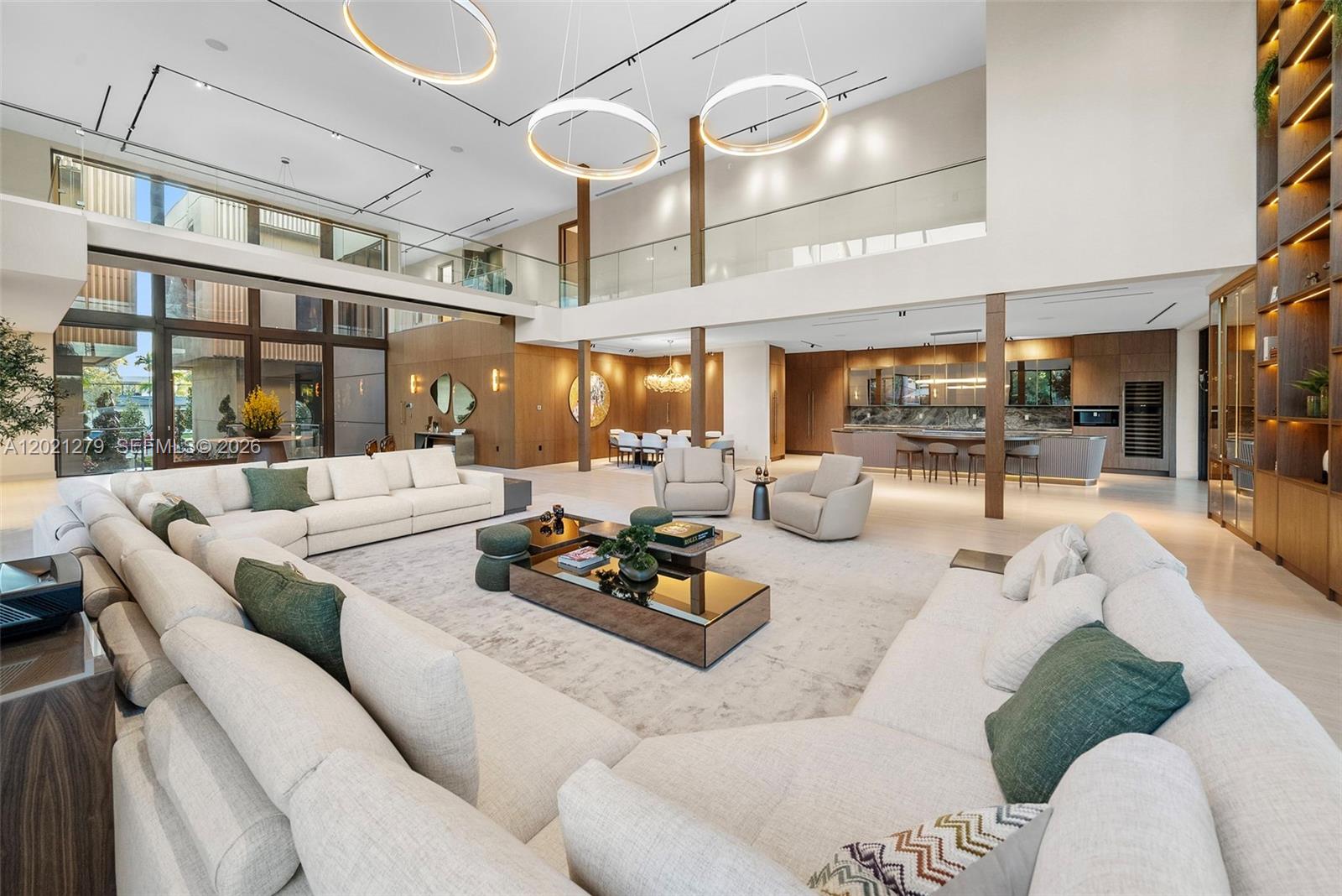 905 Belle Meade Is Dr Miami, FL 33138