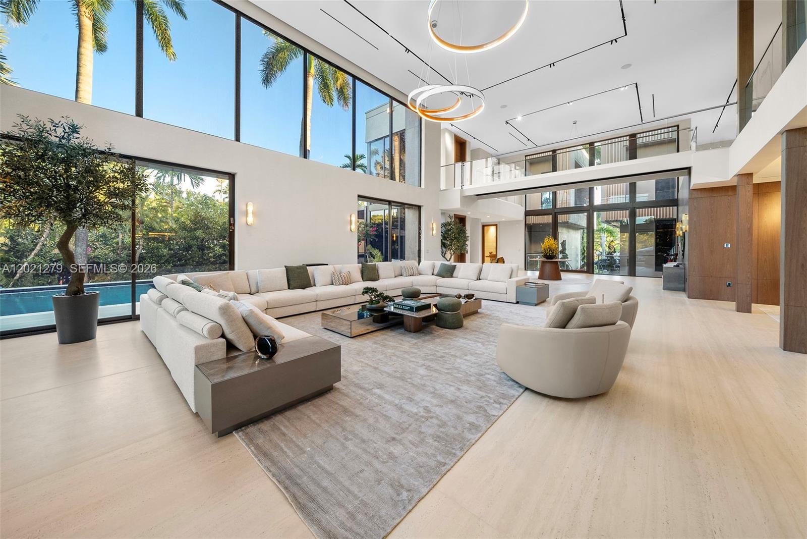905 Belle Meade Is Dr Miami, FL 33138