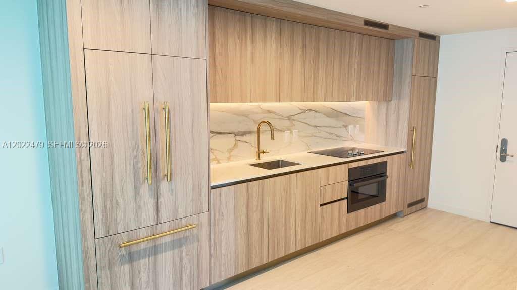 77 SE 5st #2306 Miami, FL 33131