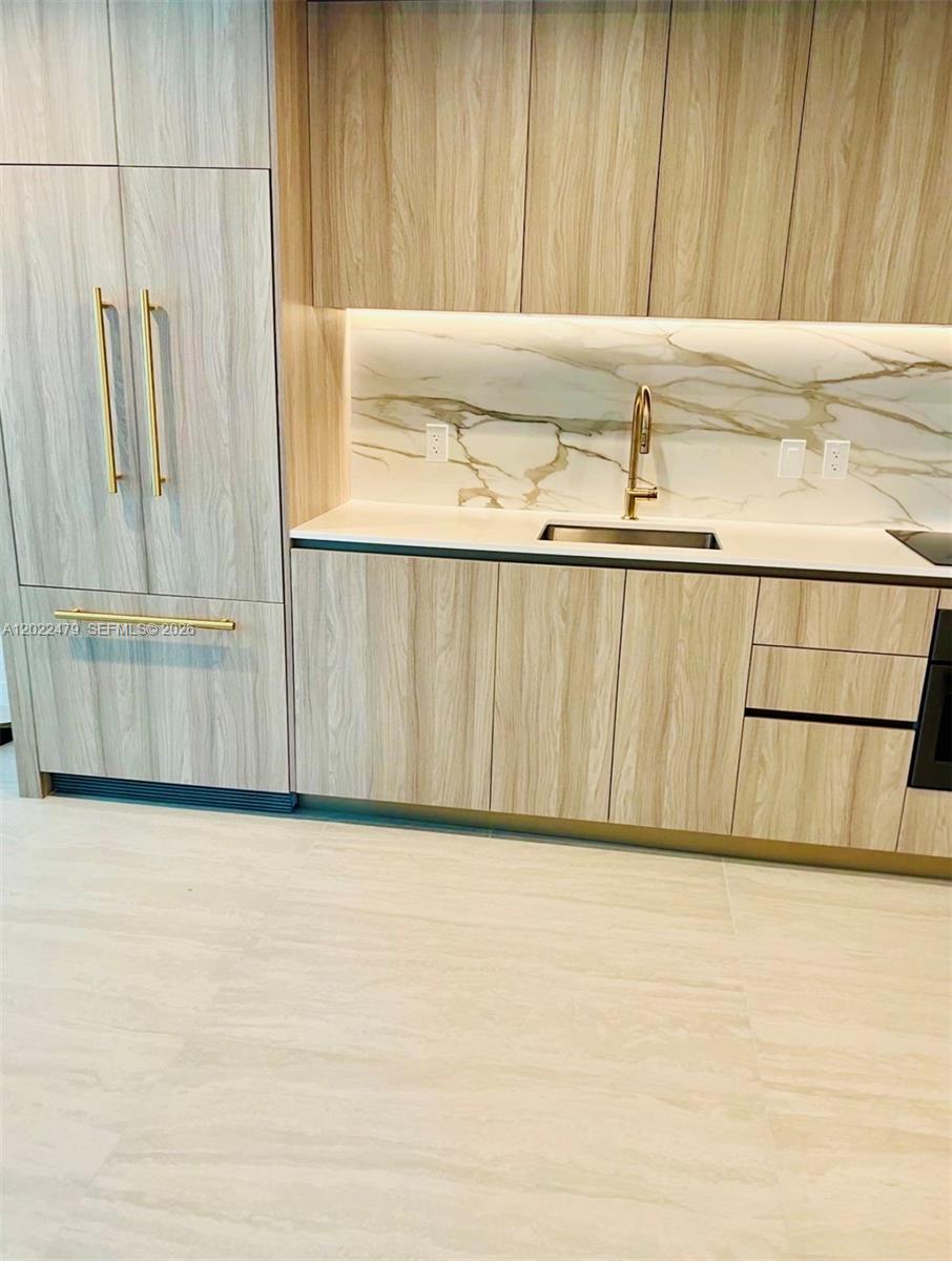 77 SE 5st #2306 Miami, FL 33131