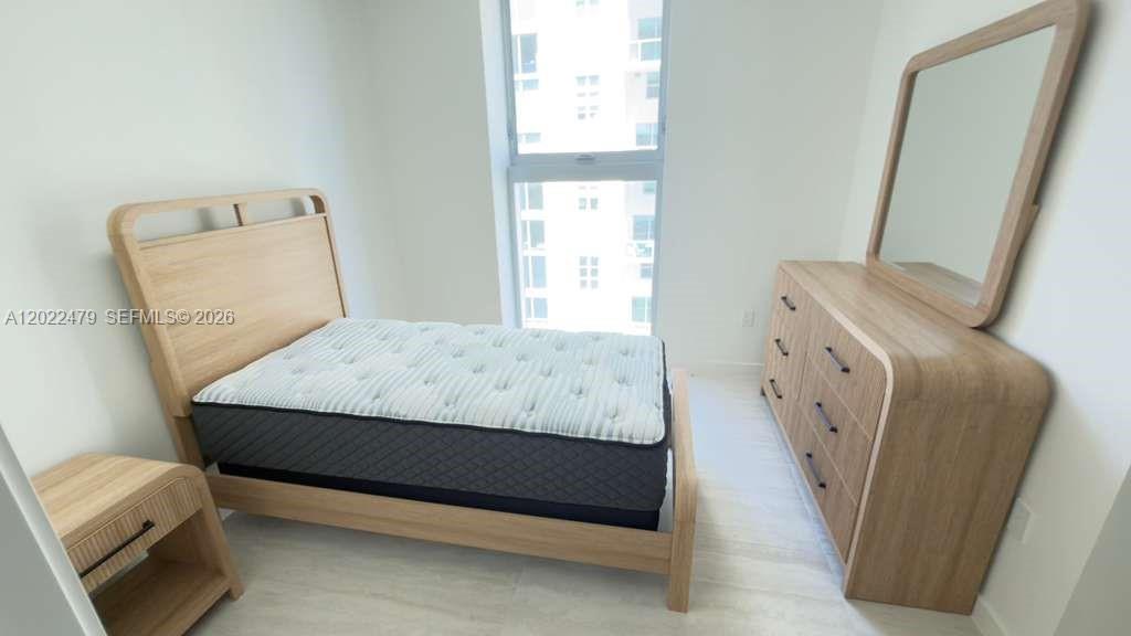 77 SE 5st #2306 Miami, FL 33131