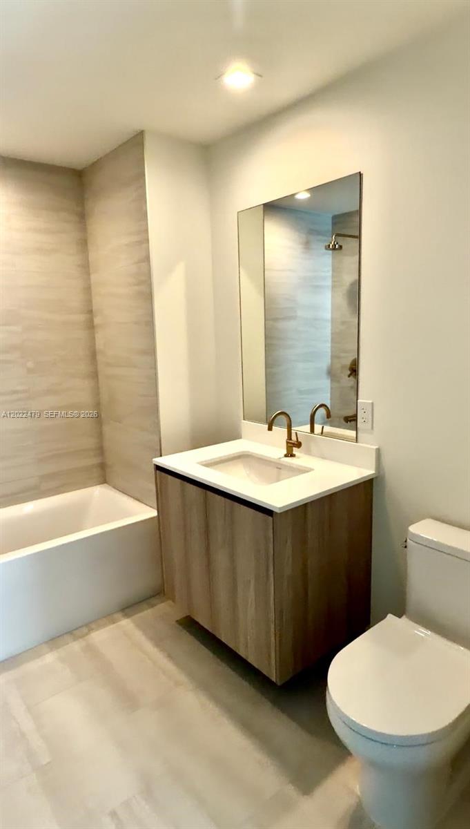 77 SE 5st #2306 Miami, FL 33131