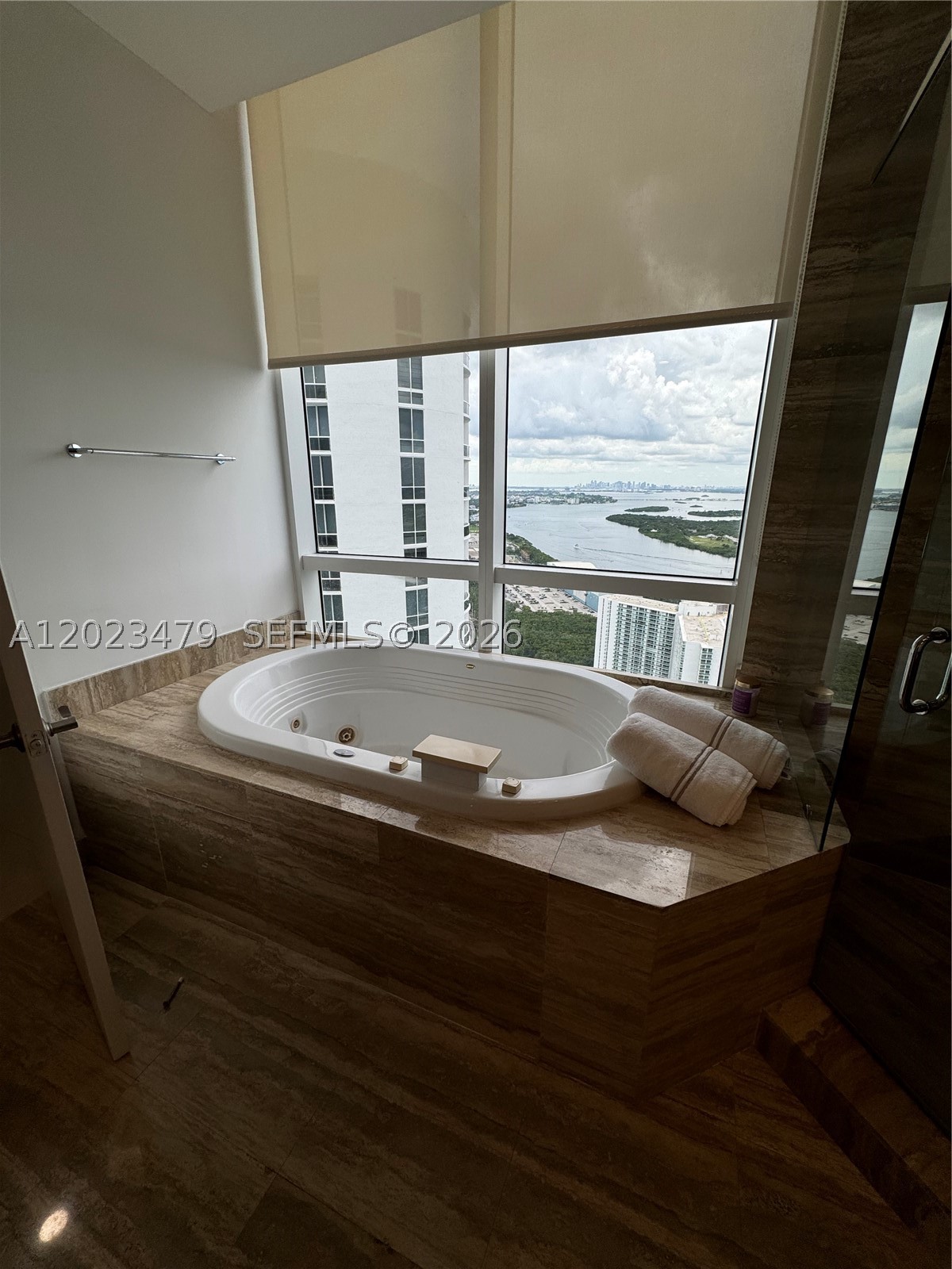 image Trump Tower I24