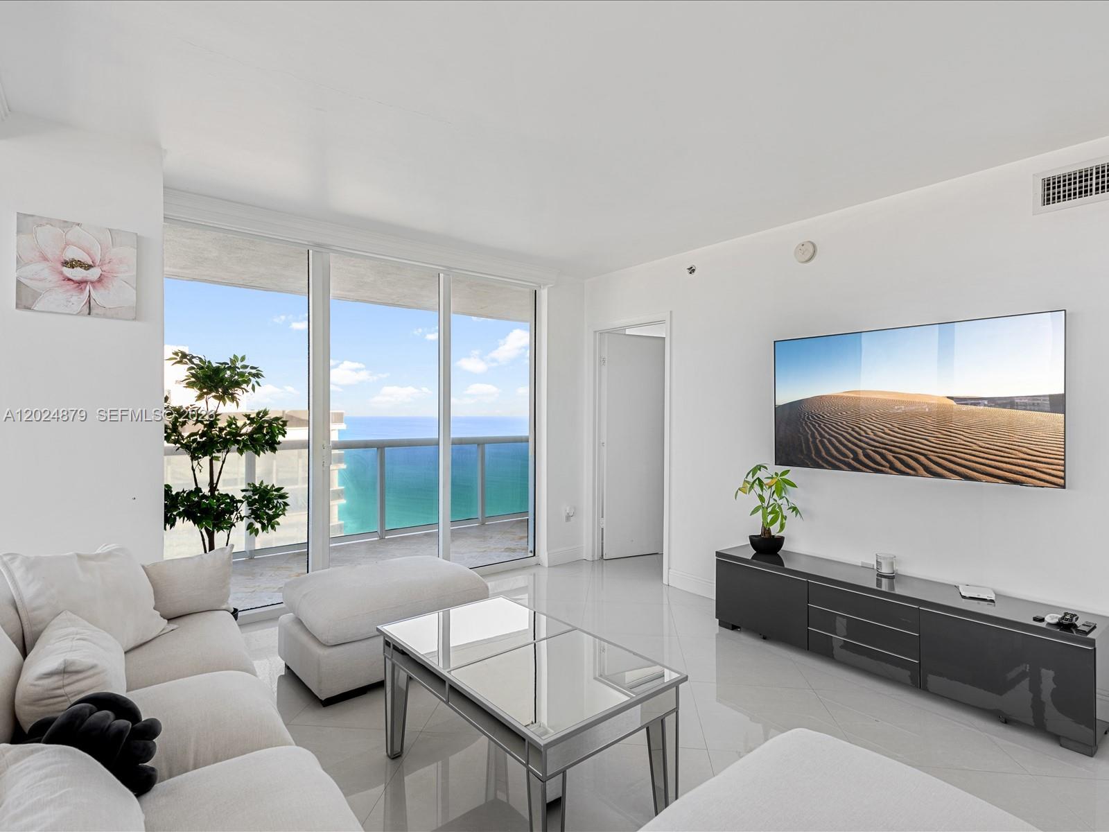 image Beach Club 214