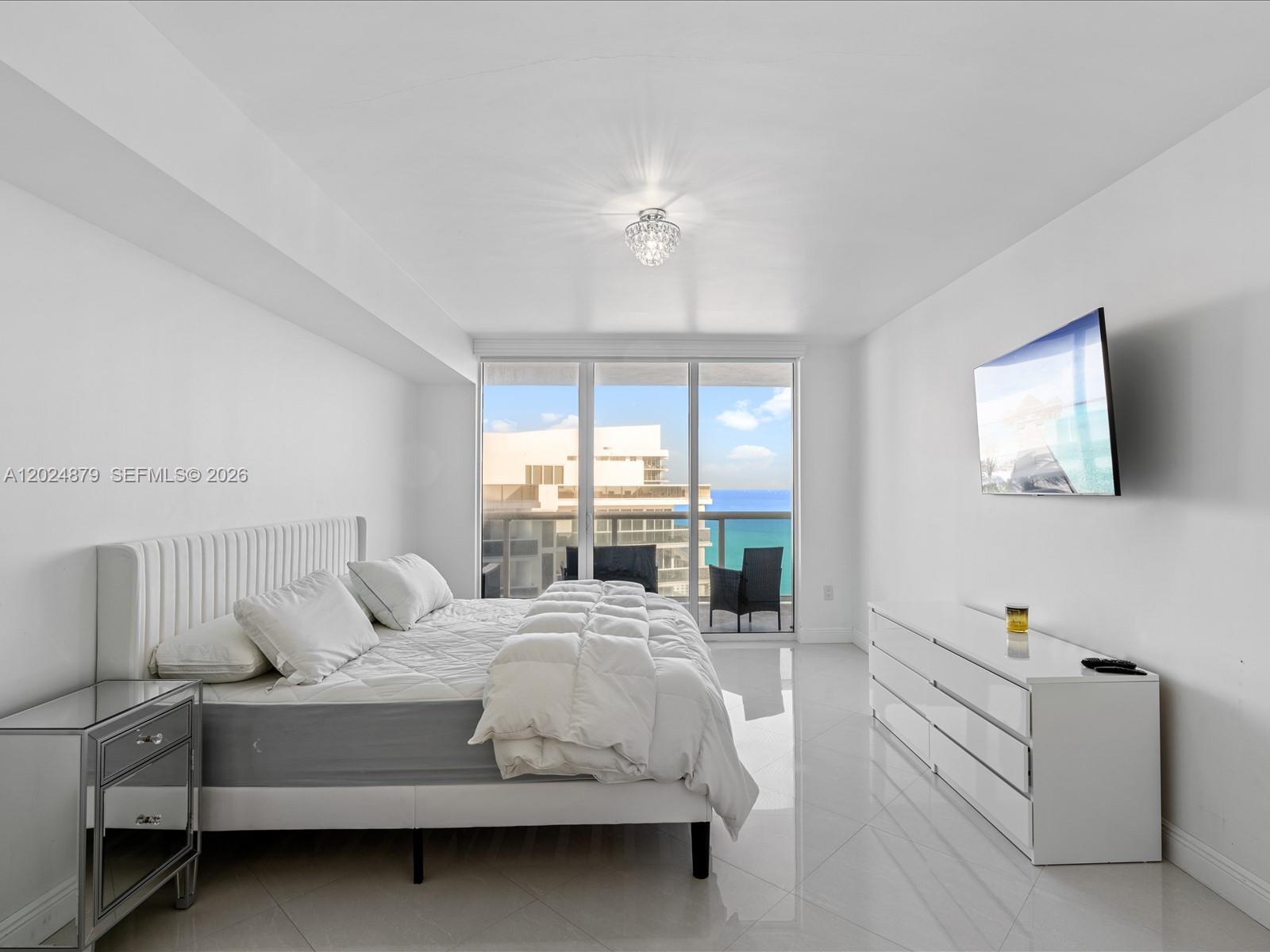 image Beach Club 220