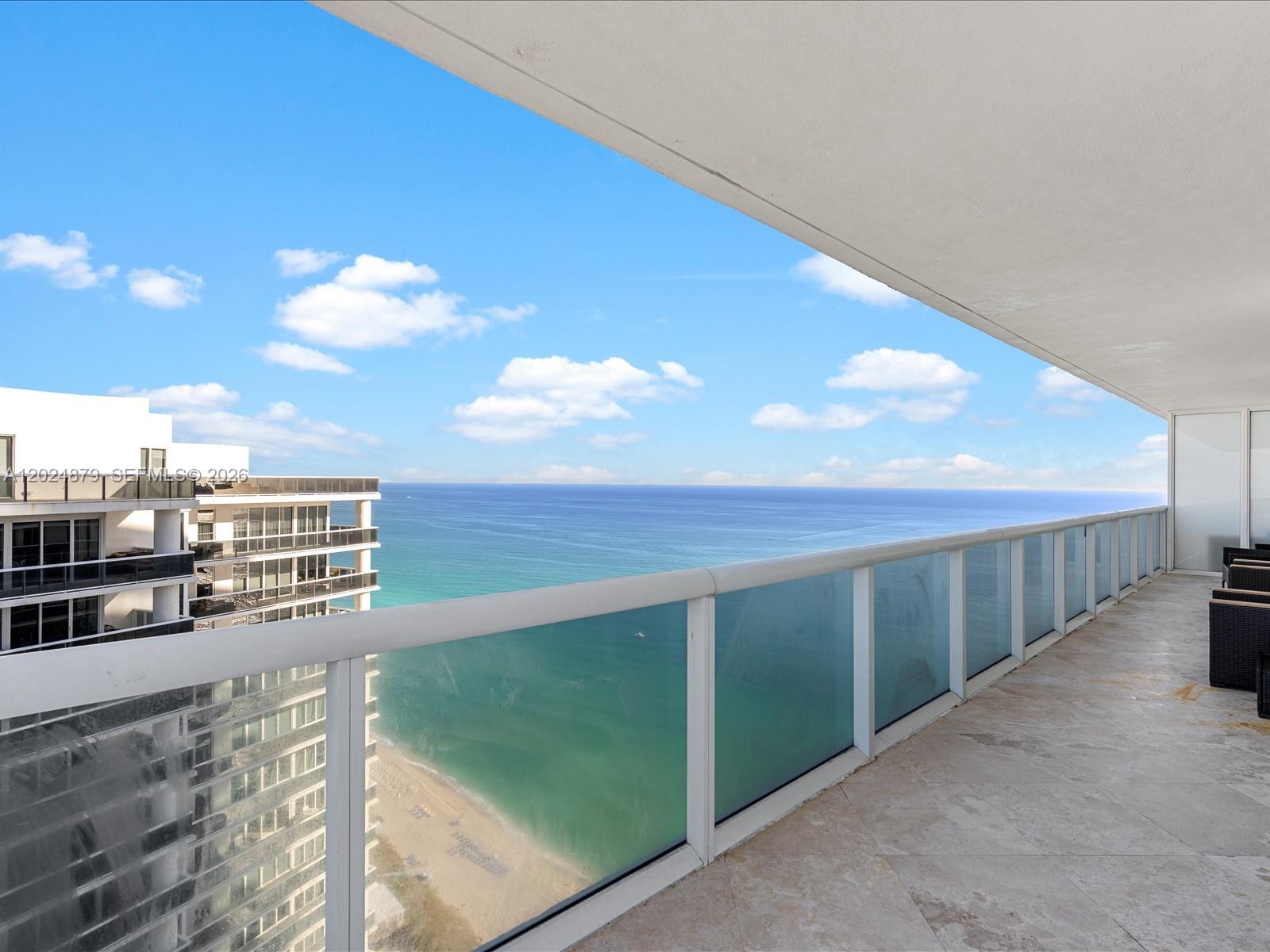 image Beach Club 232