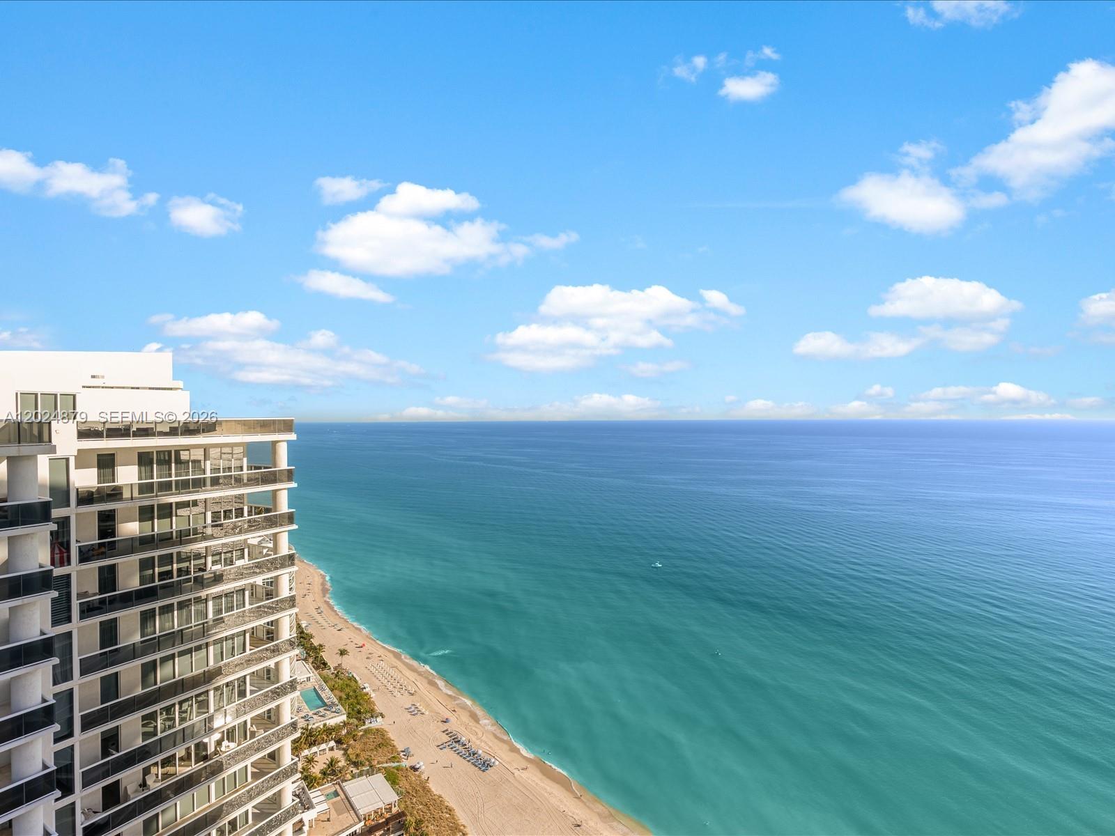 image Beach Club 242