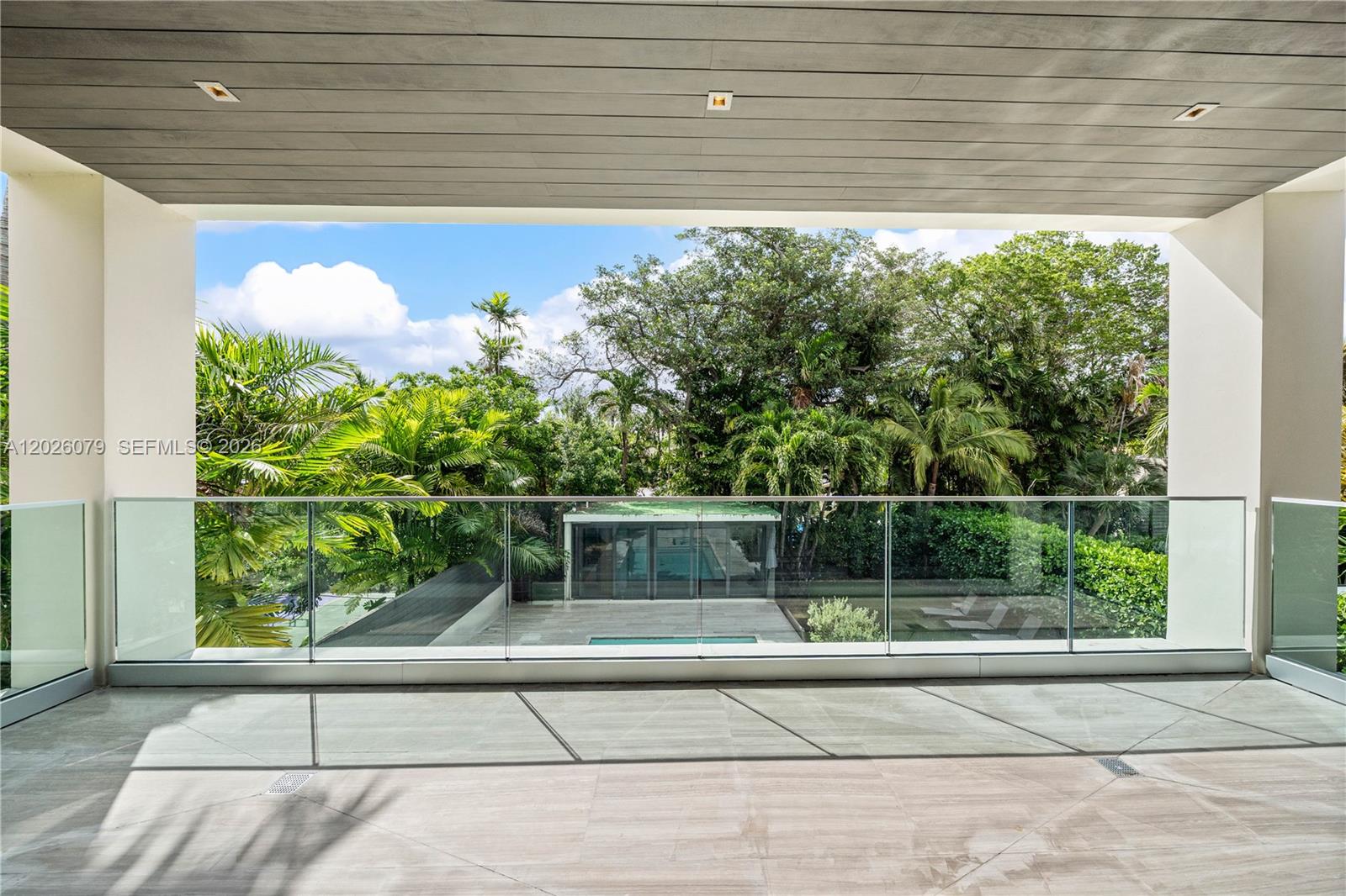 5061 N Bay Rd Miami Beach, FL 33140