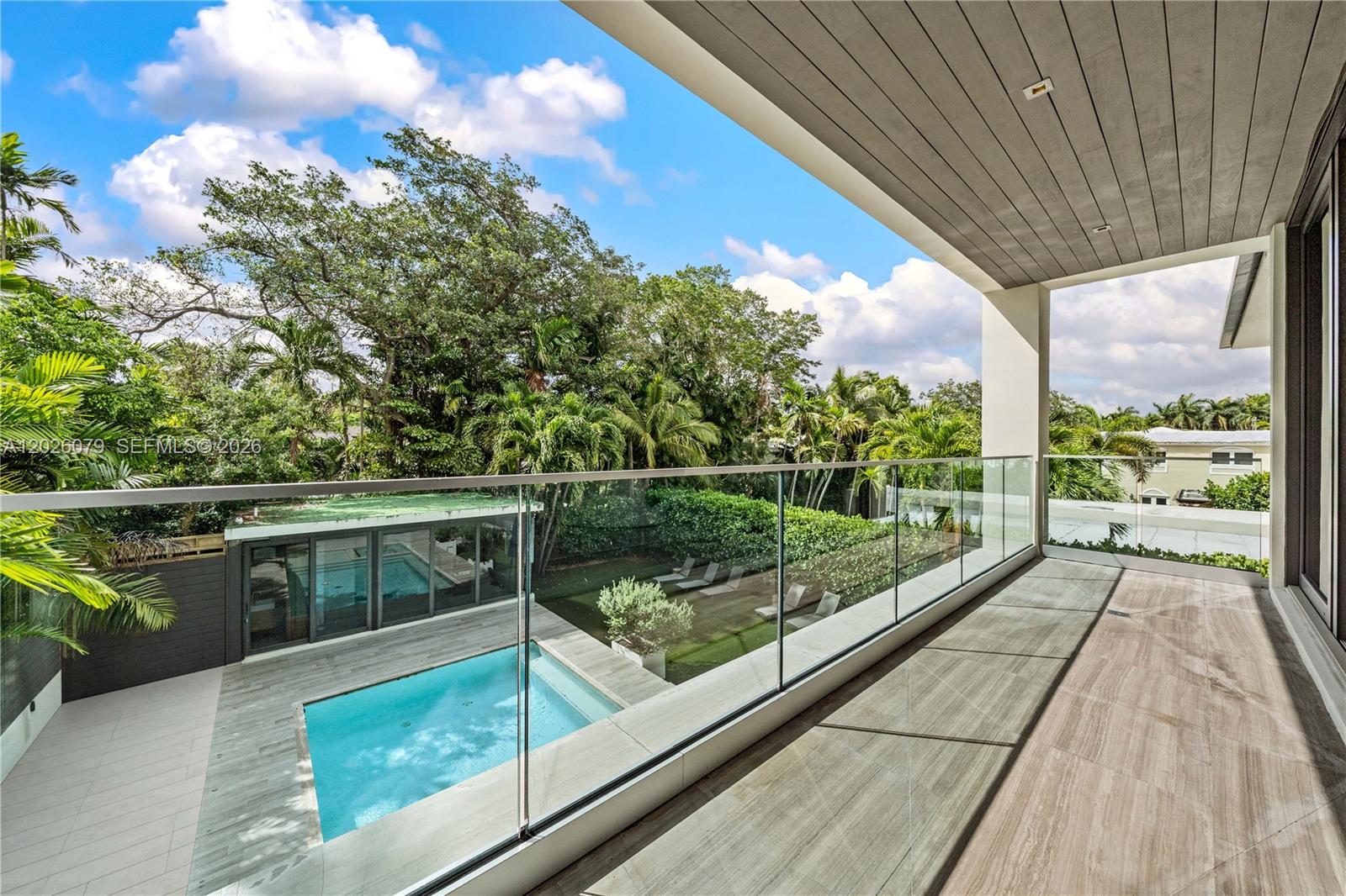 5061 N Bay Rd Miami Beach, FL 33140
